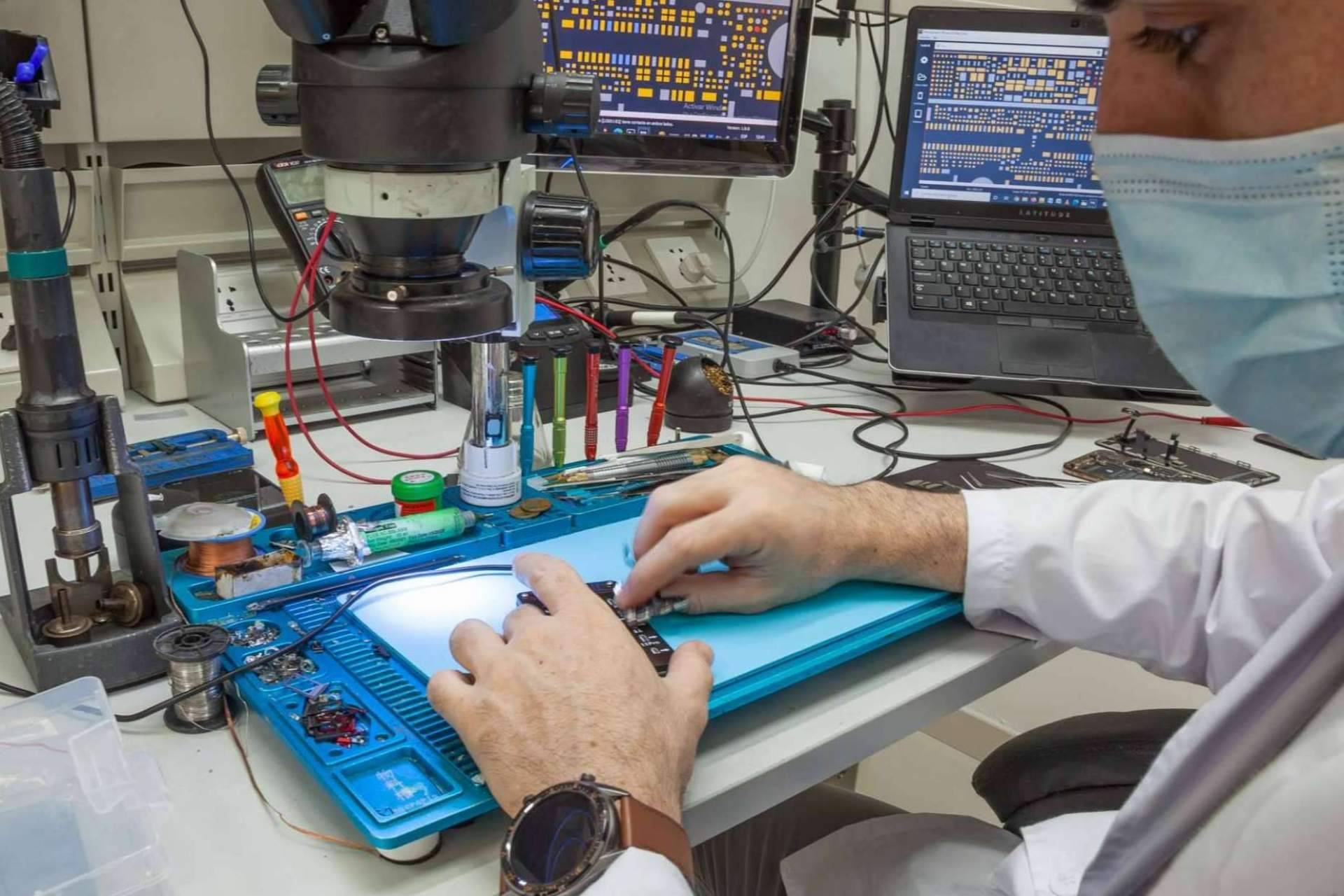 Componentes de máxima calidad en las reparaciones de iPhone de AlexPhone