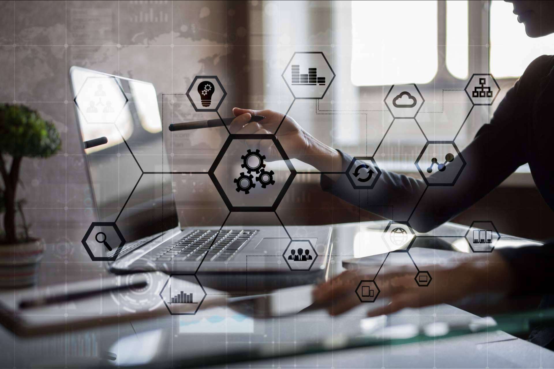 Dynamics 365 for Sales permite mejorar los procesos de servicio al cliente, marketing y venta junto a la integración del Office 365