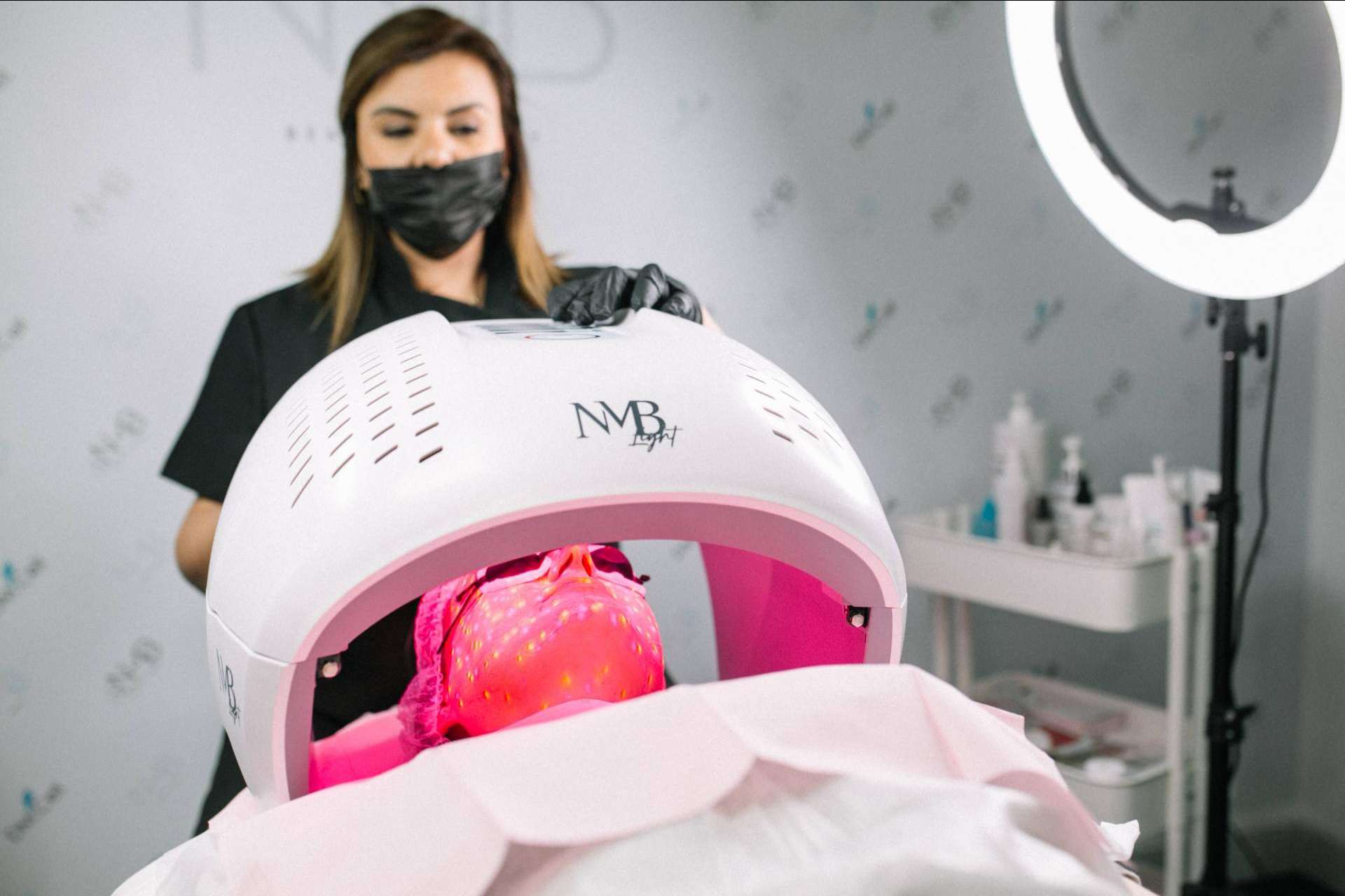 Aparatología de estética avanzada de la mano de NMBeauty Academy. Diferentes tipos de láser, oxigenoterapia y mucho más