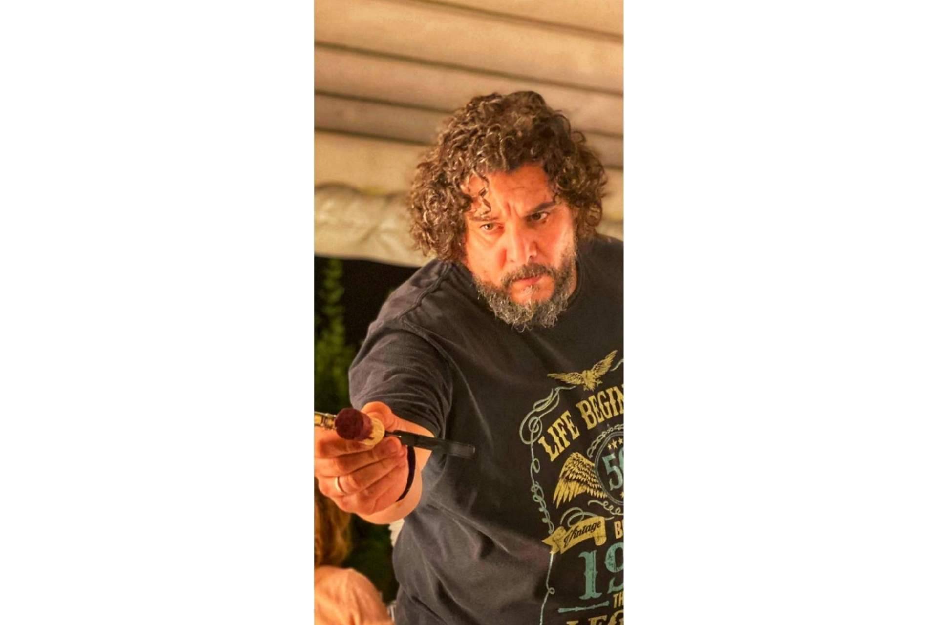 Taberna A de Lino y El hombre que pasea las carnes ofrecen en carne y vino de referencia en Galicia