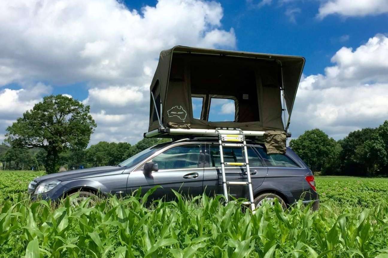La tienda de campaña para coche de Foxcamper asegura un viaje tranquilo y cómodo
