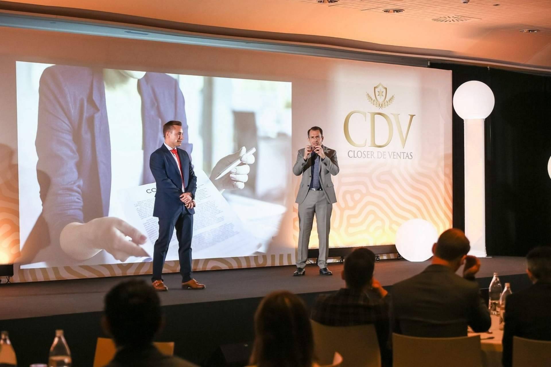 Convertirse en closer de ventas gracias a los fundadores de la escuela de preparación A&C, Alfonso y Christian