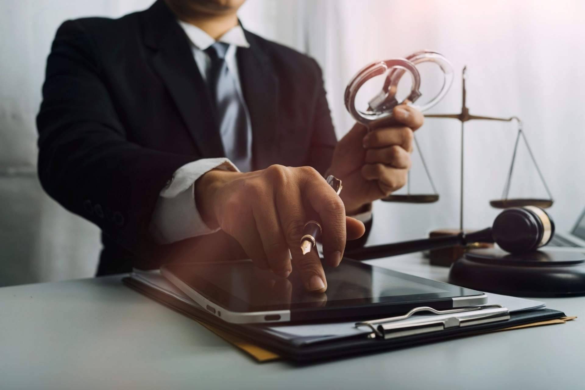 ¿Cómo encontrar abogados con buena reputación? Abogado.best