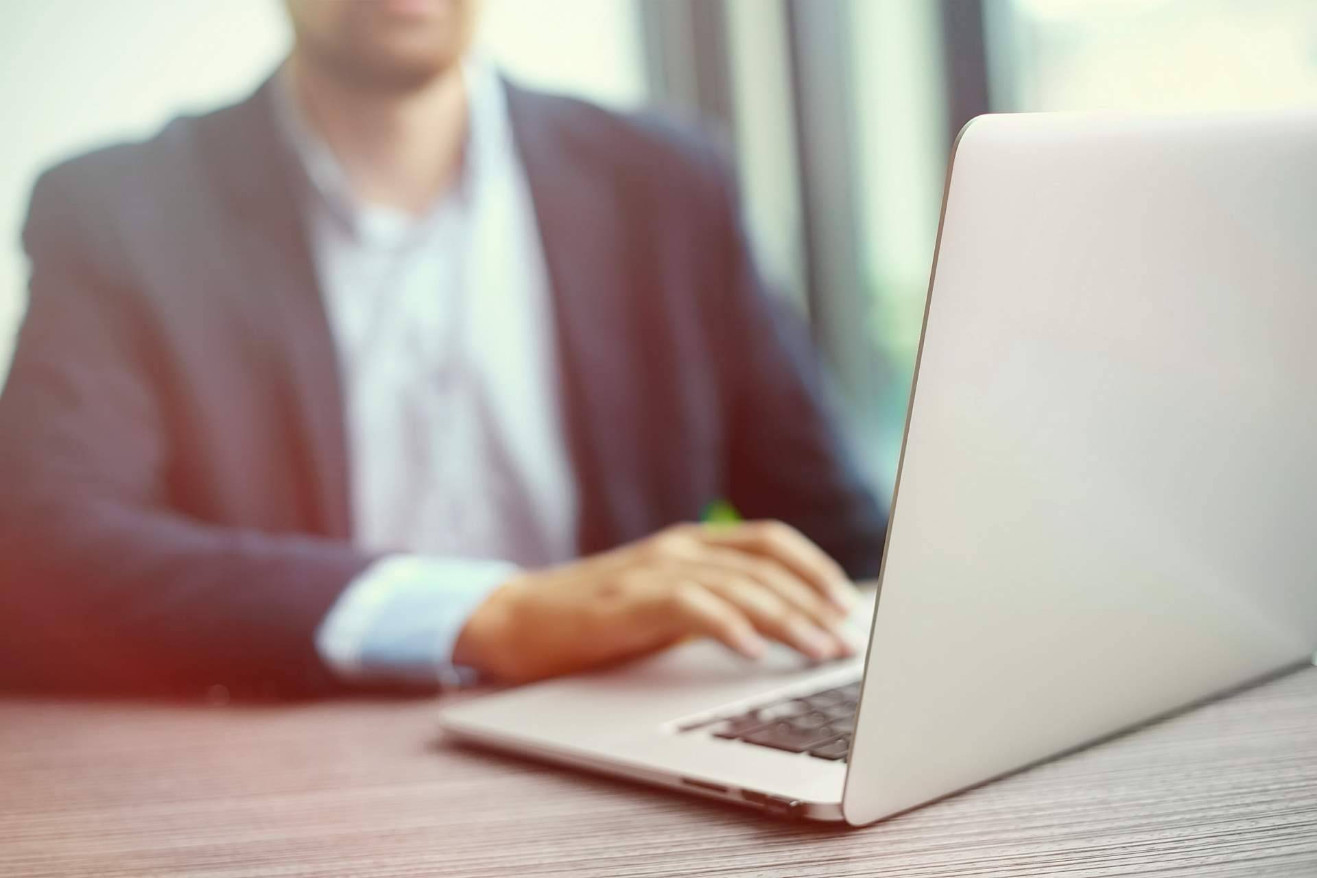 Los servicios en Barcelona de traductores jurados se pueden obtener a través de la empresa Iuratum