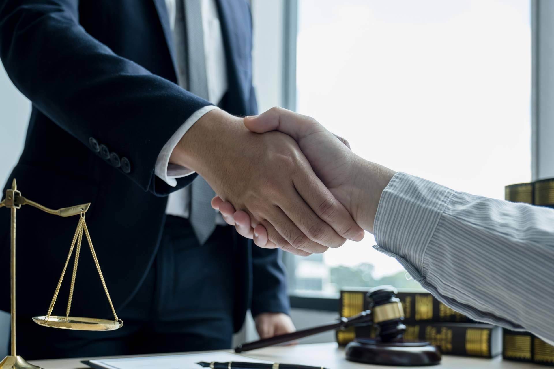 Migrow y sus servicios de un abogado de extranjería