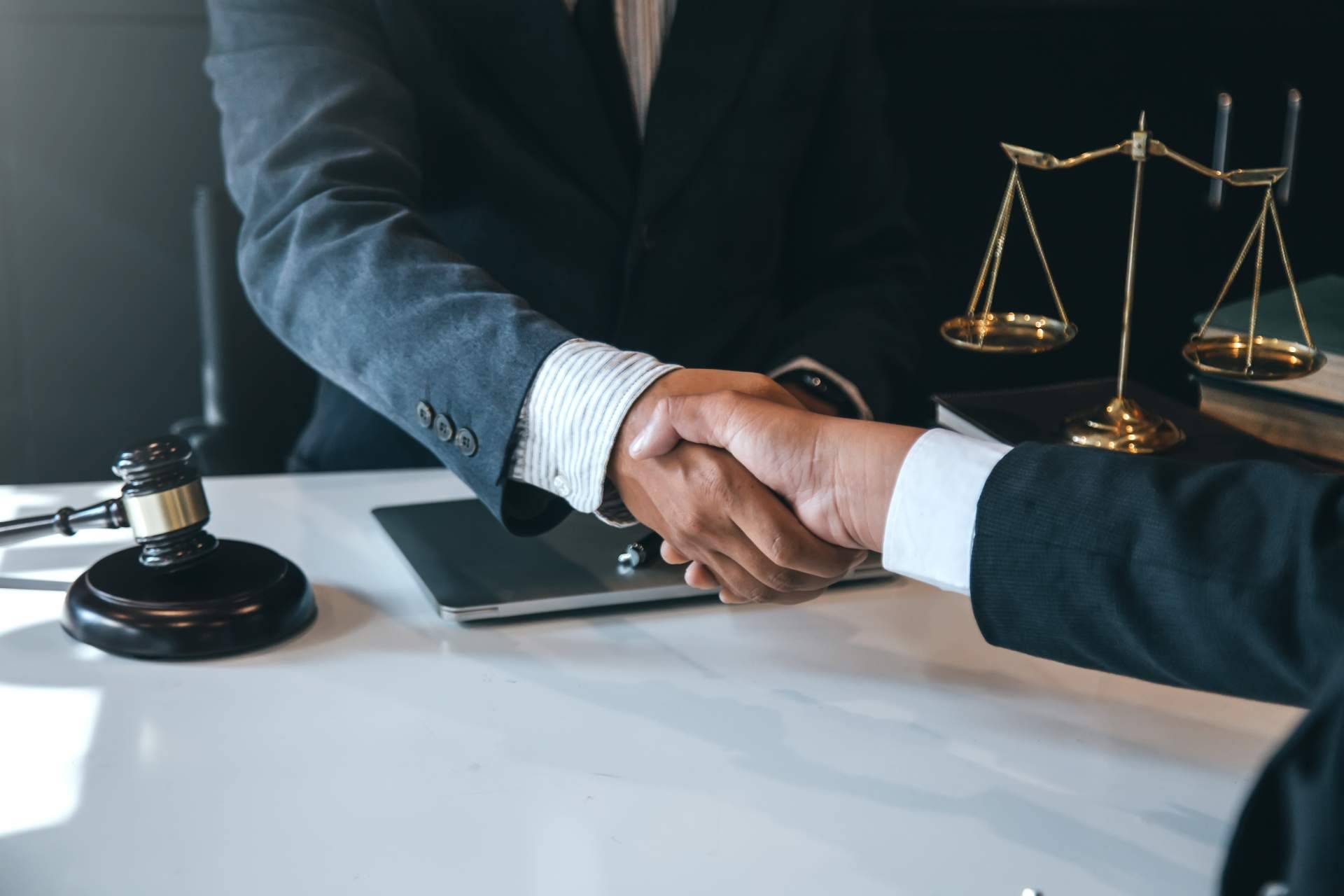 Especialistas en el reclamo de tarjetas revolving, el equipo de Feced Abogados