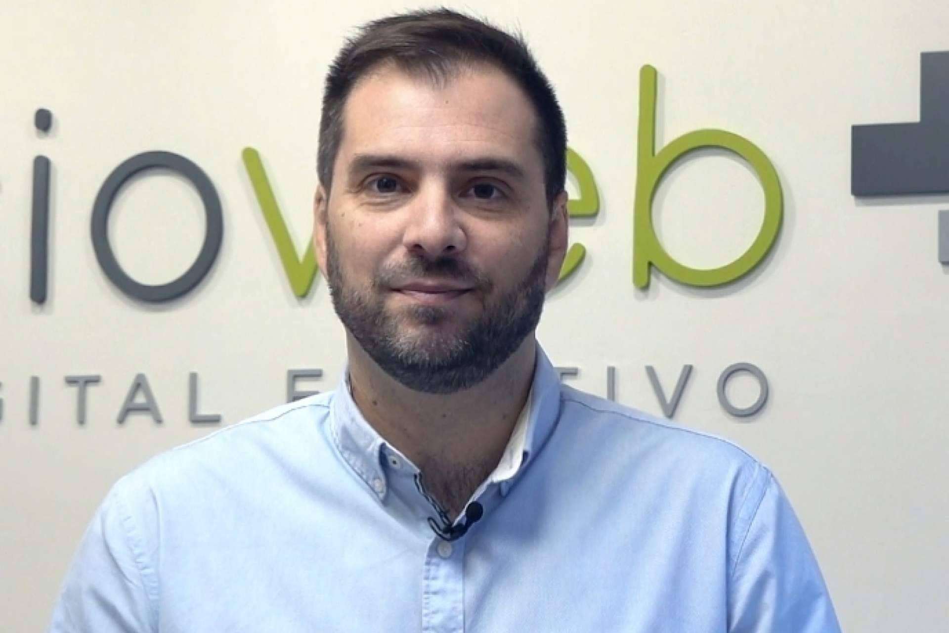 Impulsar el crecimiento de una empresa en internet mediante los infoproductos y la asesoría del experto en marketing digital Francisco Rubio