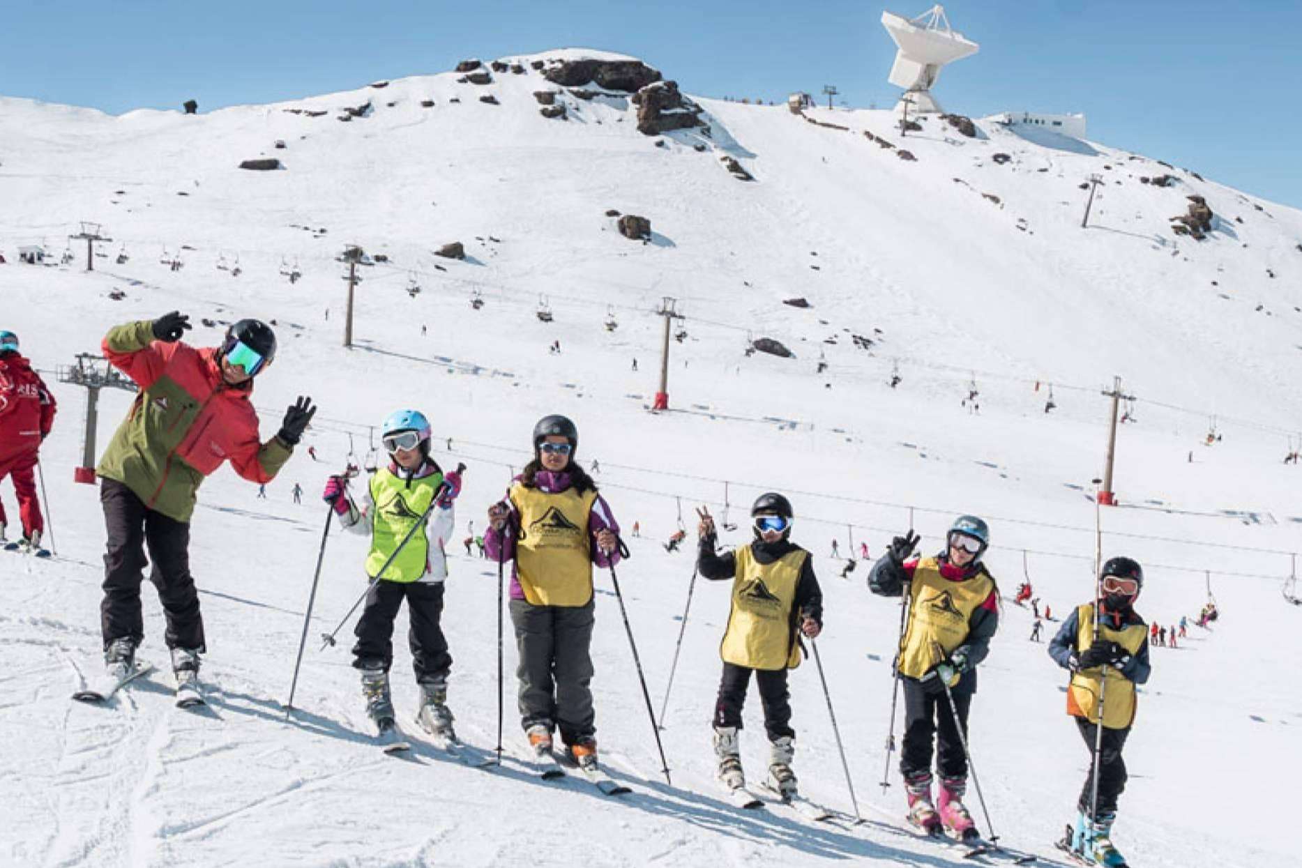 Clases y alquiler de equipos de esquí y snowboard en Sierra Nevada de la mano de Snowmotion