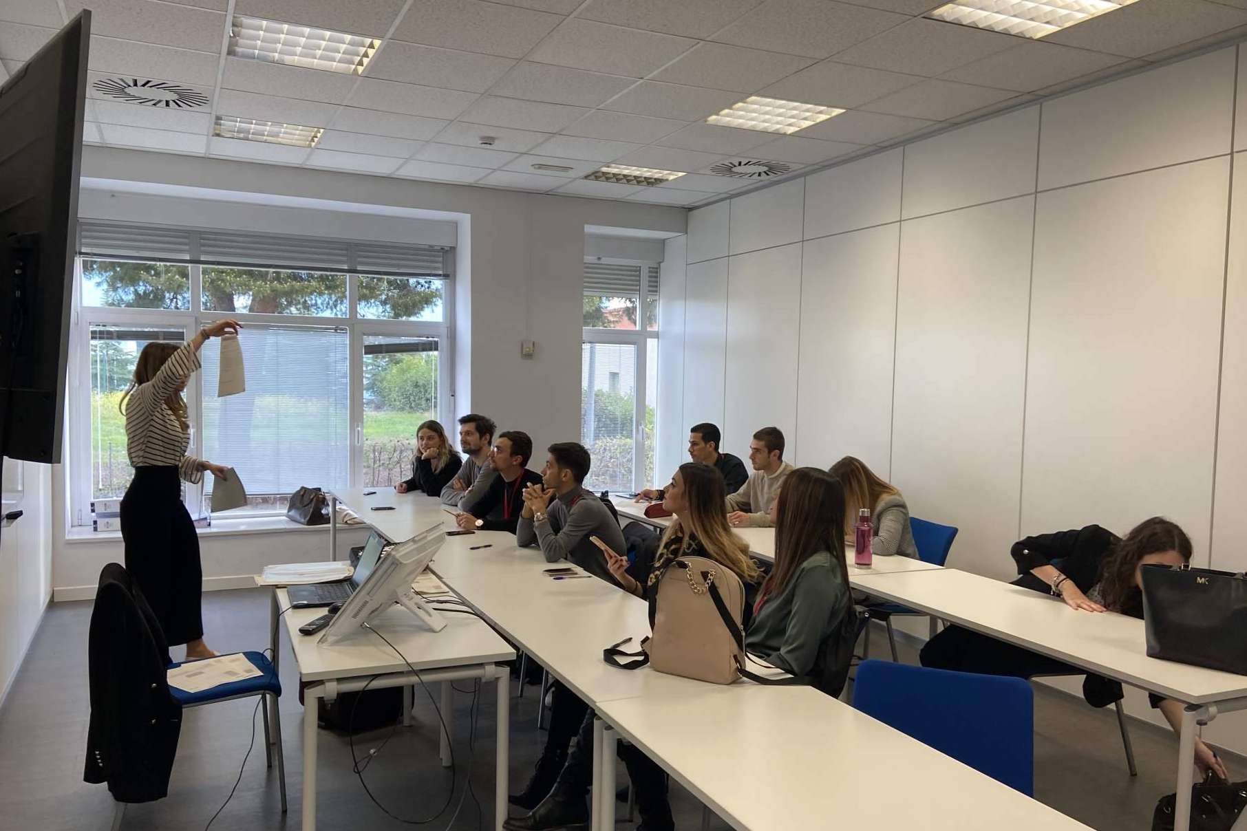 La escuela de auxiliares de vuelo, Bravo19, ofrece una oportunidad de negocio en expansión