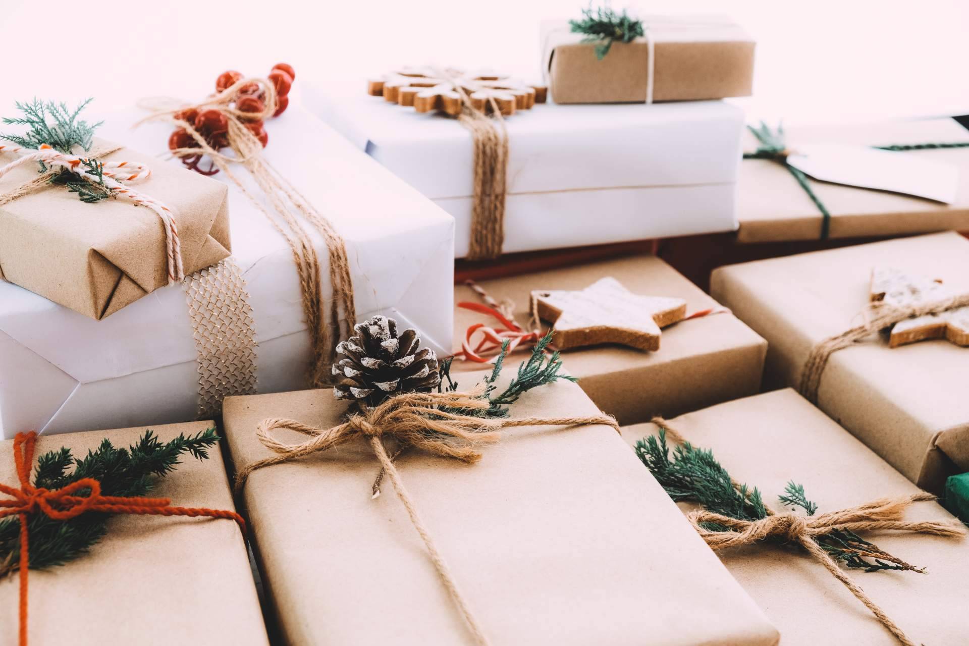 Cosmetics Tenerife ofrece packs navideños de regalos que incluyen belleza, salud y sonrisa