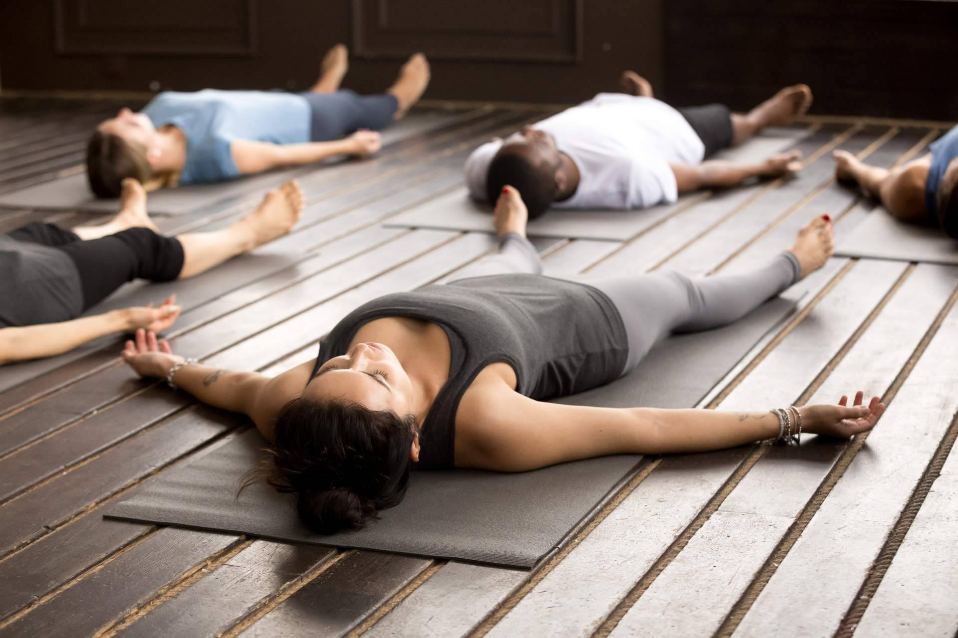 Mirar hacia dentro para conseguir una relajación profunda, la gran esencia del Yoga Nidra