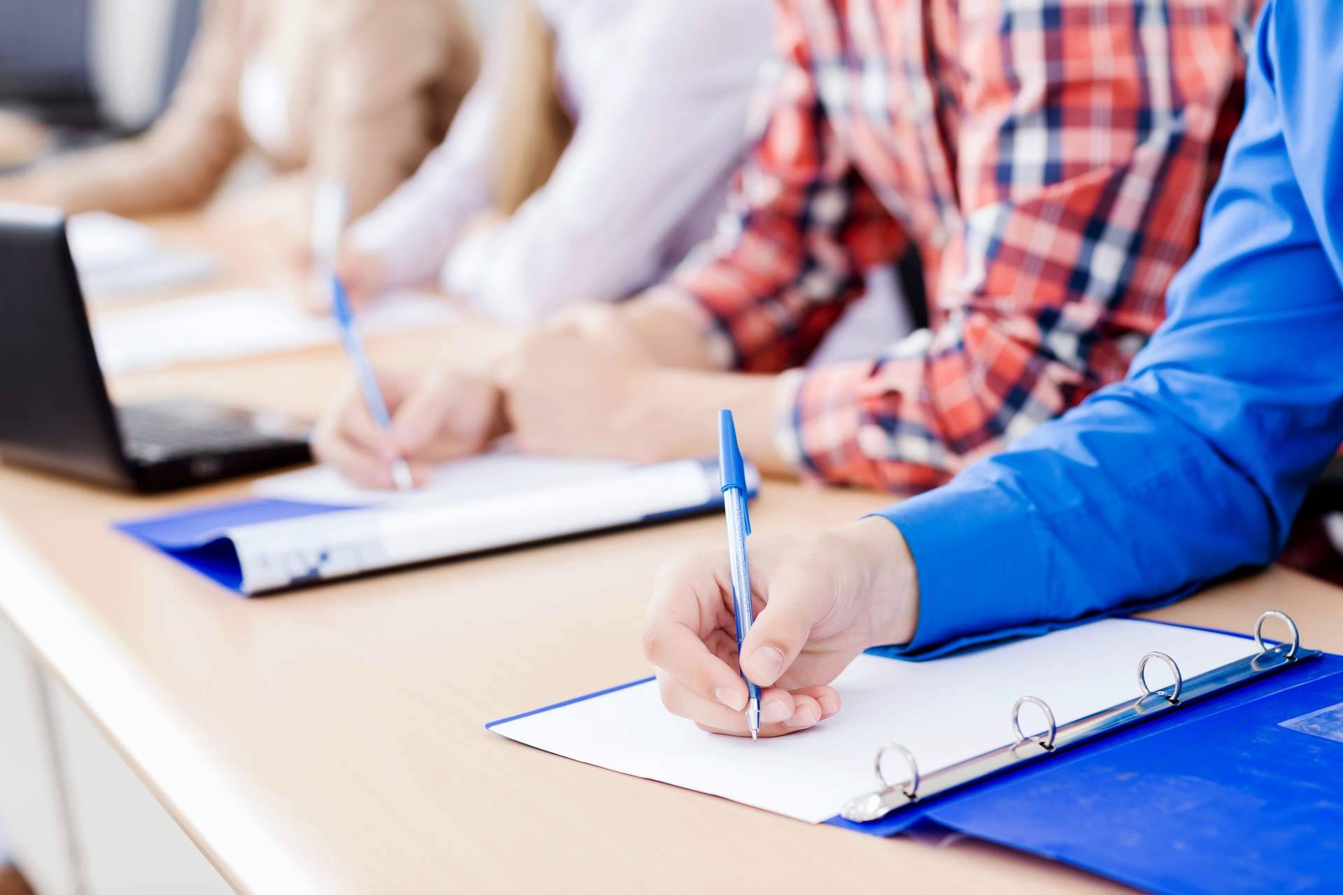Academias.com, el buscador que recomienda las mejores academias de oposiciones