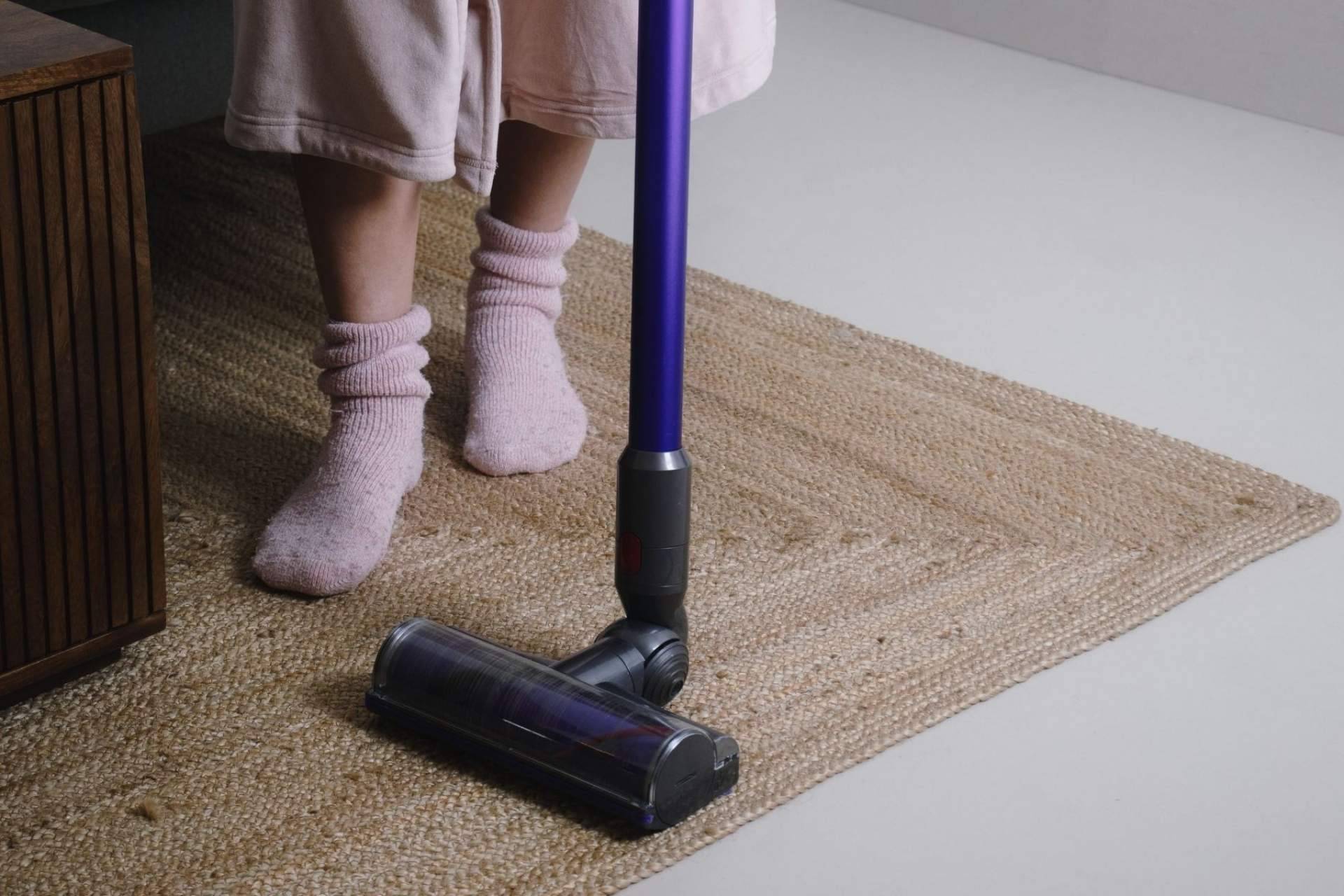 Servicio técnico y venta de productos electrónicos como Dyson, Roomba, Xiaomi o Sparco, en CD Mantenimiento Integral