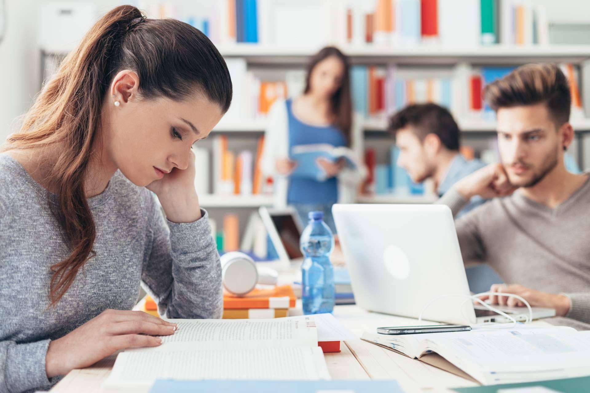 ¿Qué brinda el antiplagio gratis de Ayuda Universitaria?