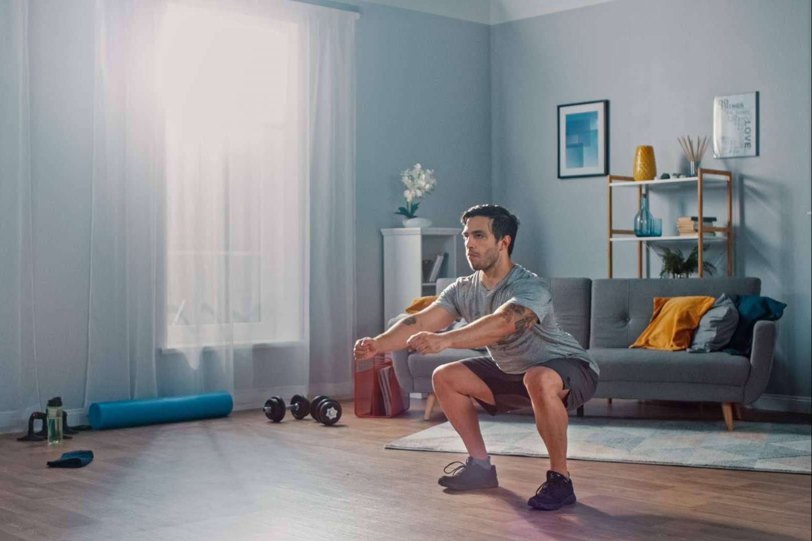 Los beneficios de entrenar fuerza, cardio y movilidad haciendo ejercicio en casa de una forma divertida y diferente