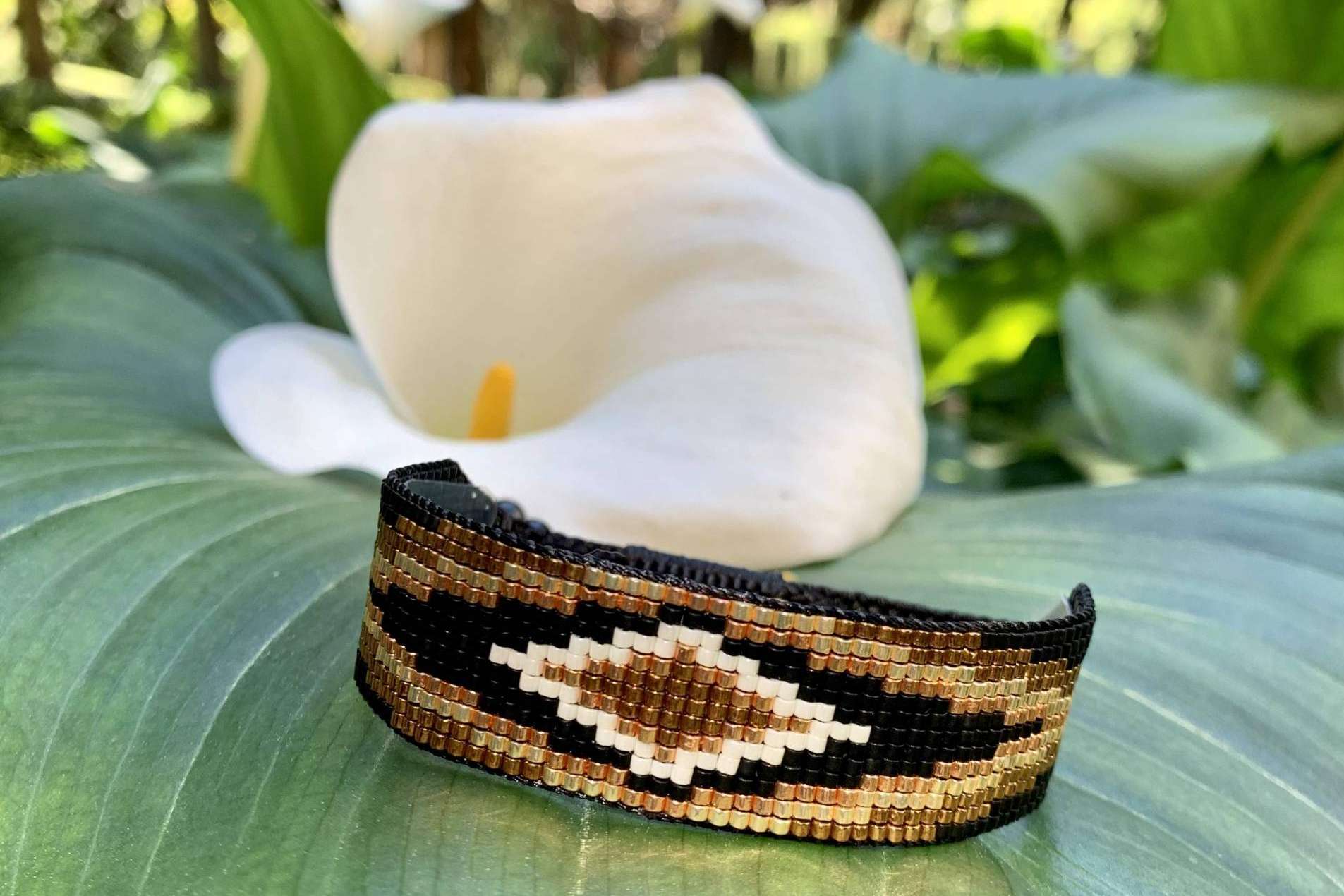 Dkary y su proyecto solidario impulsado a través de las pulseras artesanales elaboradas 100% con cristales Miyuki