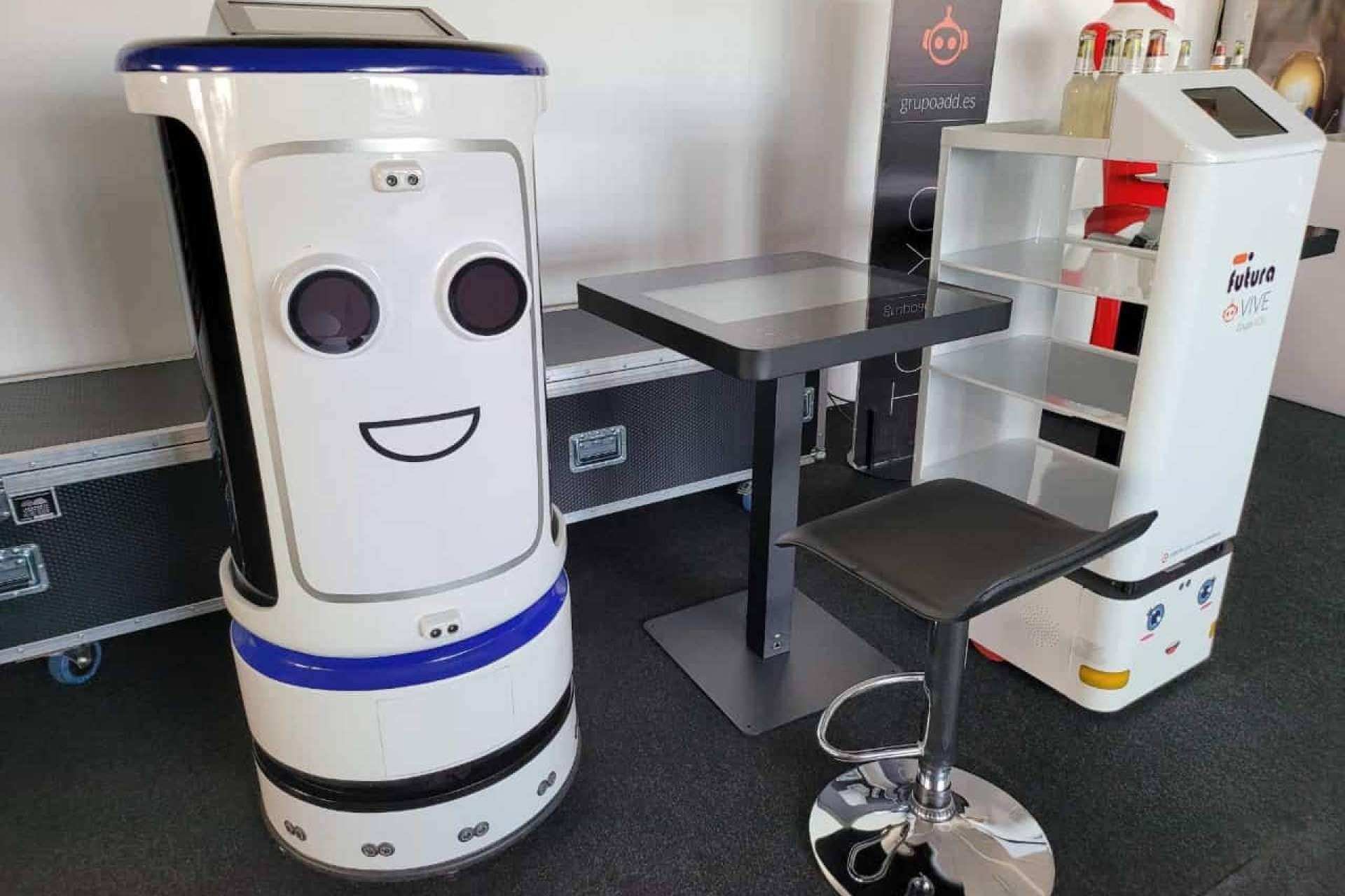 Las ventajas de contar con un robot camarero para hoteles y restaurantes, por Futura Vive