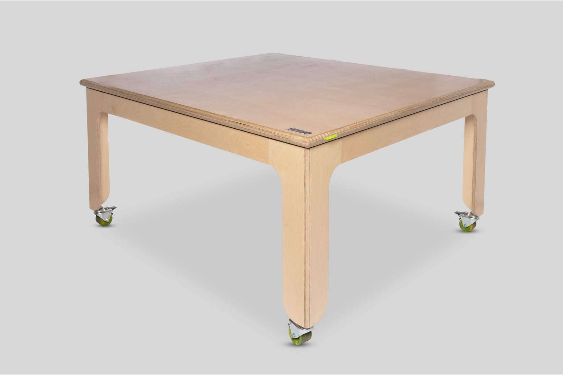 KEIGIO® PONG, una mesa de Ping Pong plegable con actitud de 'Skater '
