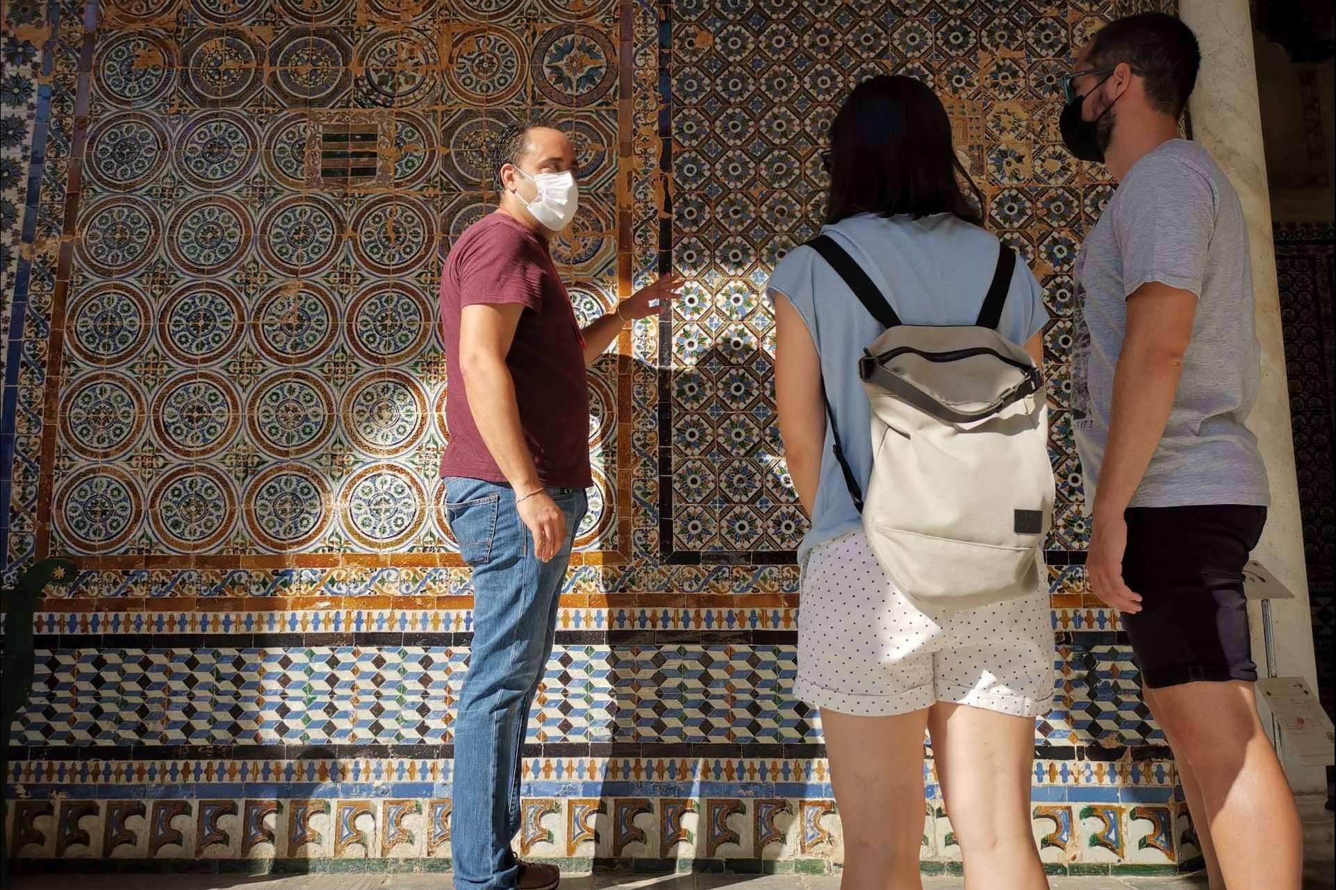 Motivos por los que contratar un guía turístico en Sevilla
