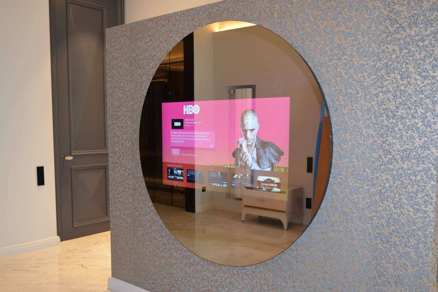 Duriglass integra la inteligencia ambiental con sus modelos como el Smart Mirror
