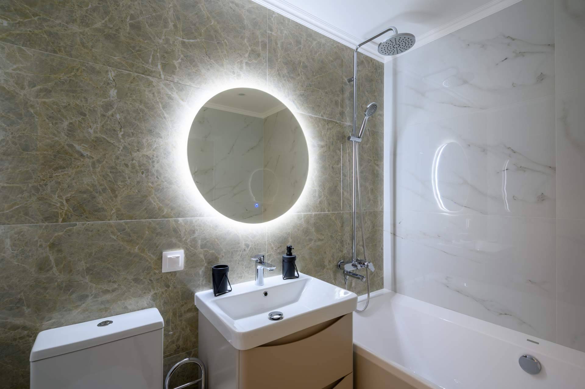 ¿Cómo combinar los espejos de baño con led con los muebles de baño? Balnearian