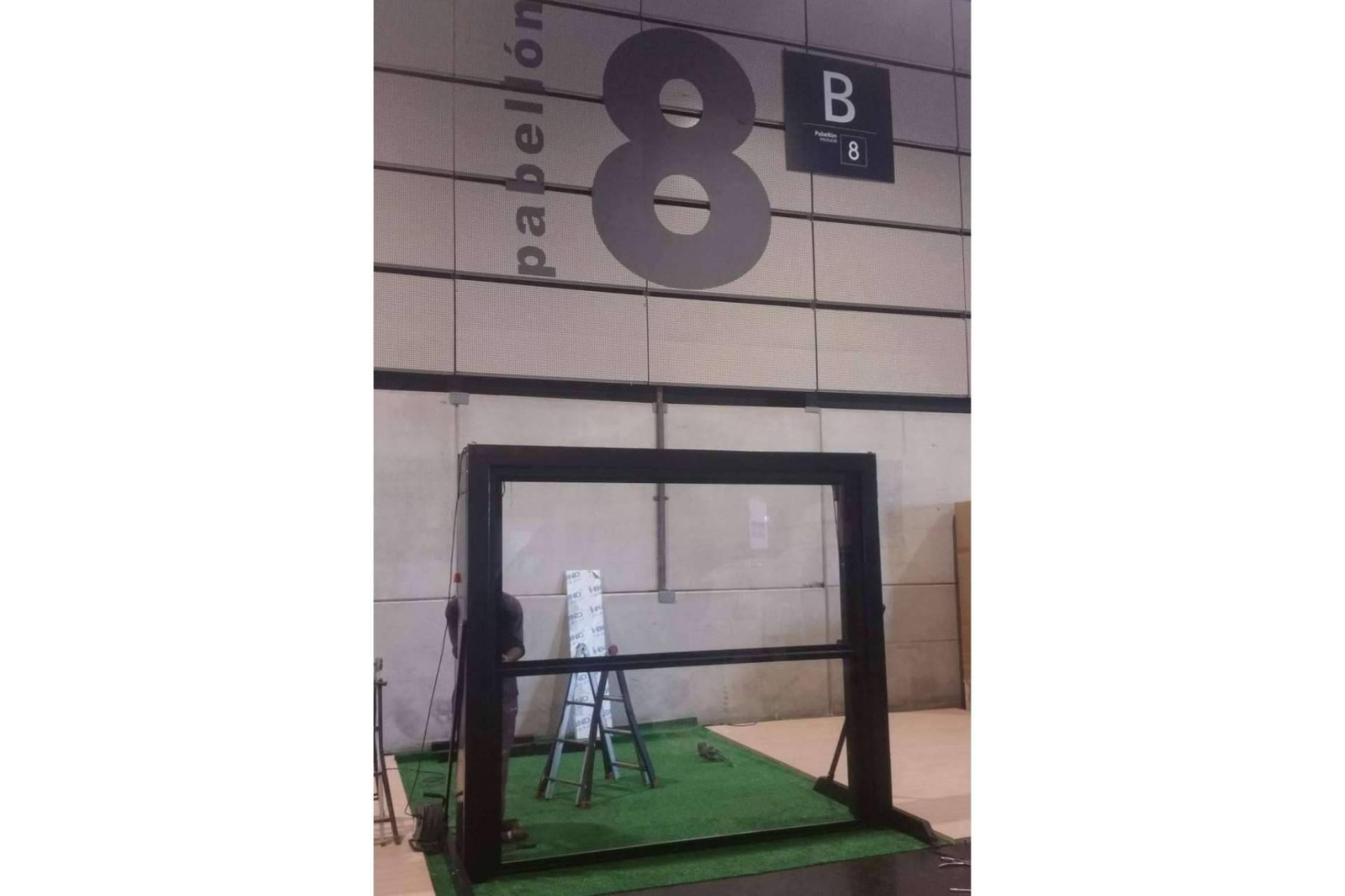Overlap combina tecnología y seguridad en sus puertas de garaje adaptadas a los clientes
