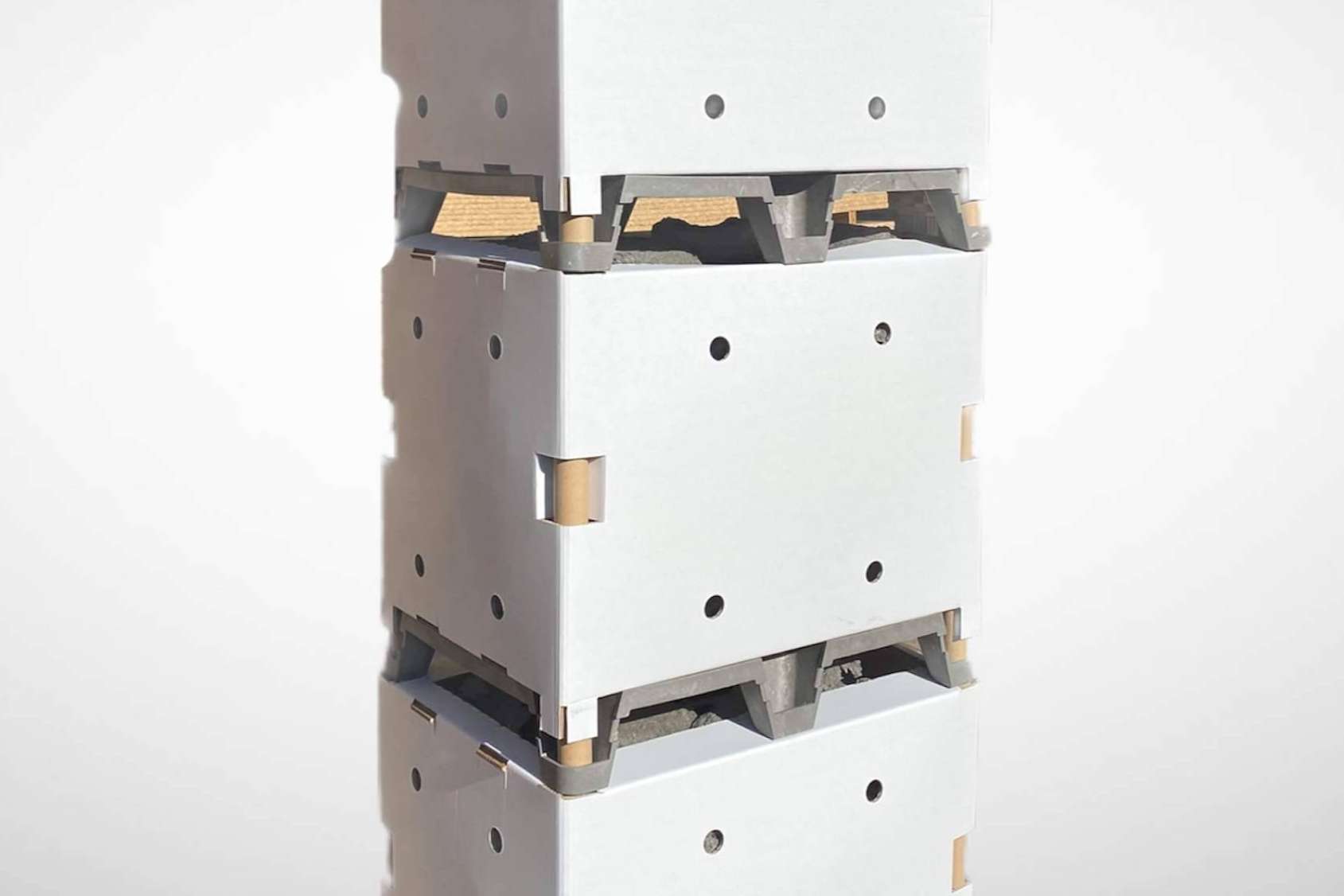 Exponer o trasladar mercancía con máxima eficiencia con el Box Palet 600x800 mm de Inka Palet
