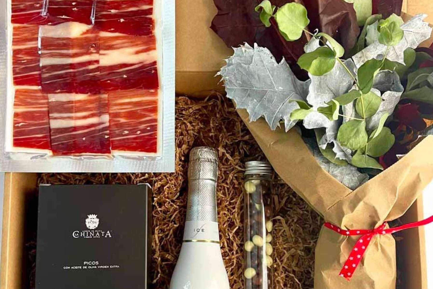 Sorprender con un kit de regalo gourmet de Las Flores No Se Comen es una excelente opción