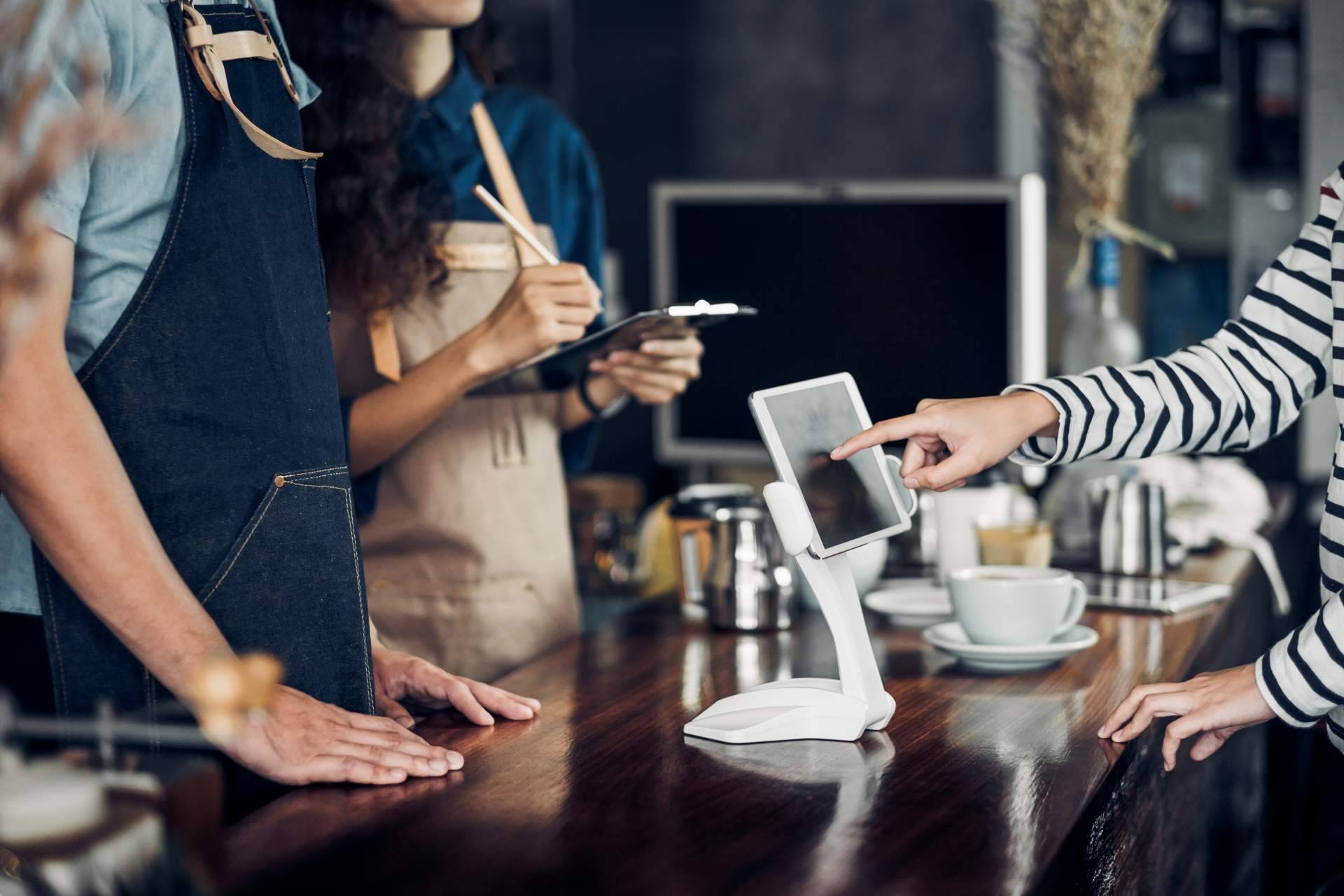 Llega a la restauración la tecnología de calidad con Banzzu