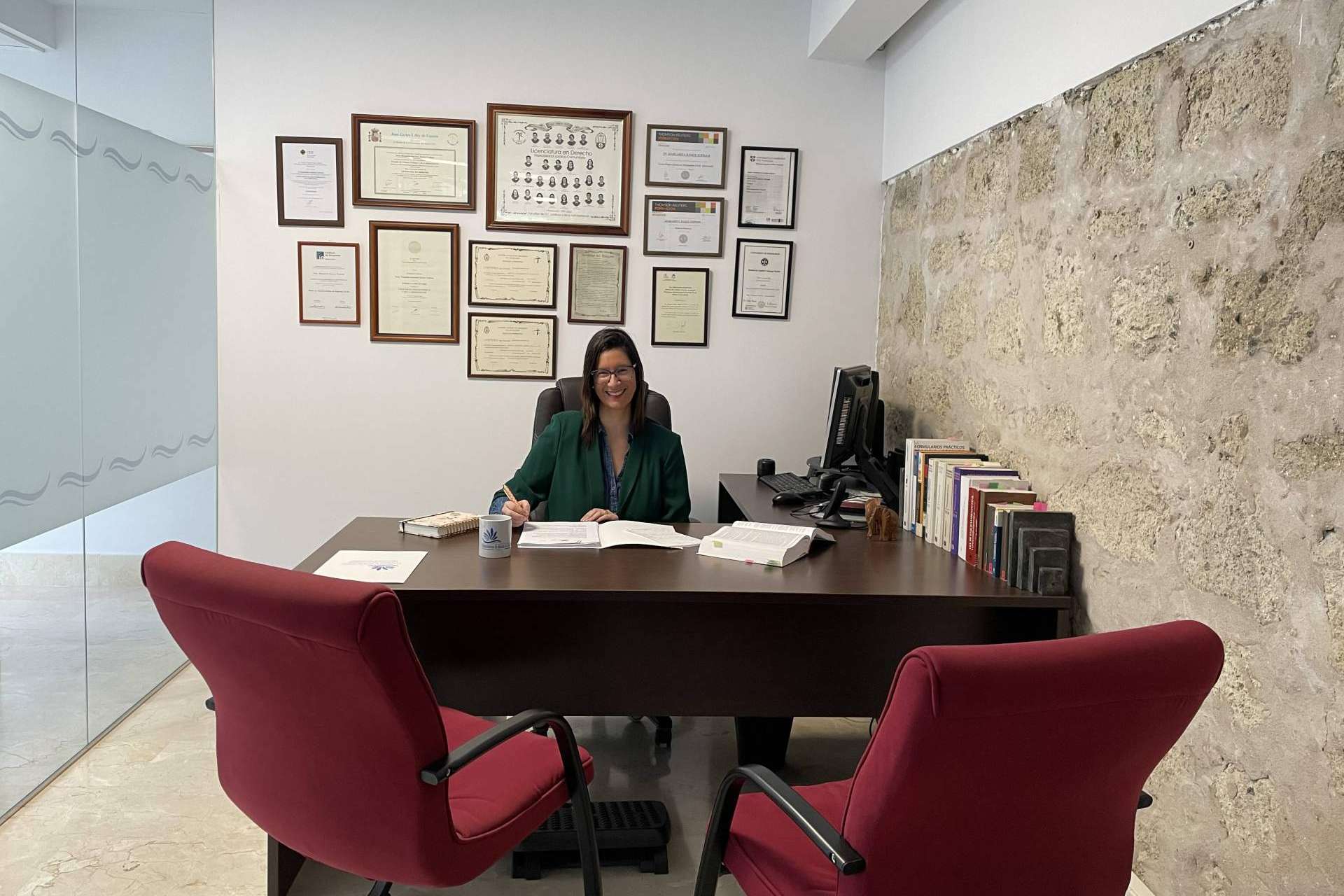 La abogada Margarita Ramos Topham ha fundado Cancelamos tu deuda en Canarias