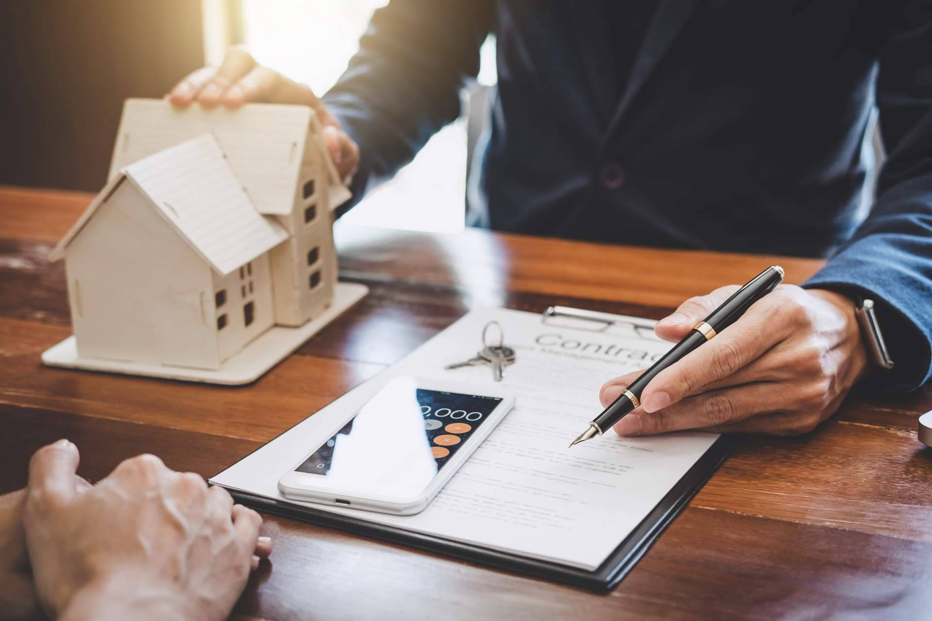 ¿Qué ofrecen los servicios inmobiliarios de SteraM Flats Torremolinos?