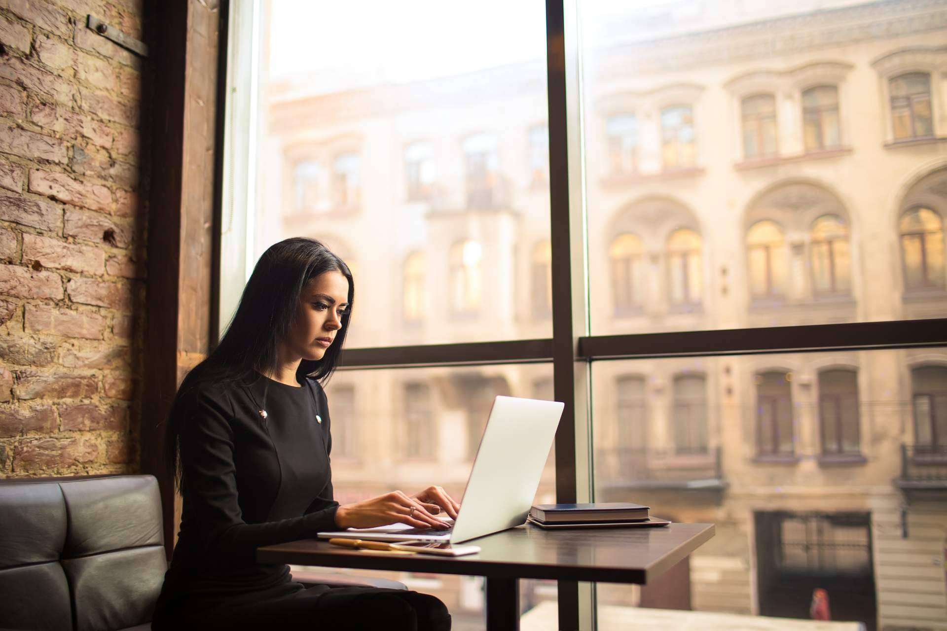Los beneficios de contar con un experto que ayude y guíe en la realización del TFG