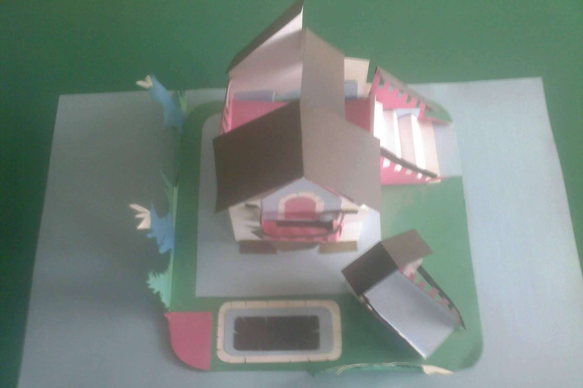 El taller de maquetas con cartulinas de El Pintor de Internet para todas las edades