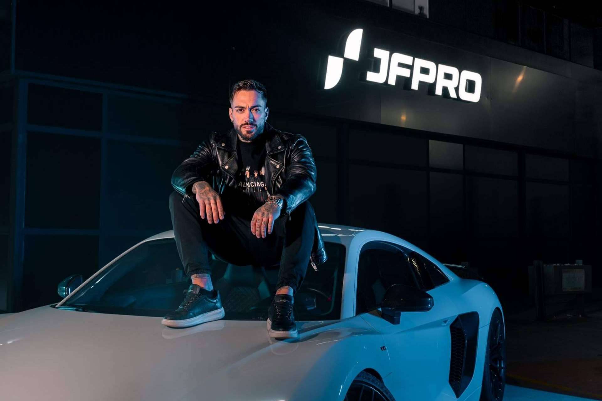 Planes personalizados de entrenamiento y nutrición en la app fitness de Juan Faro PRO