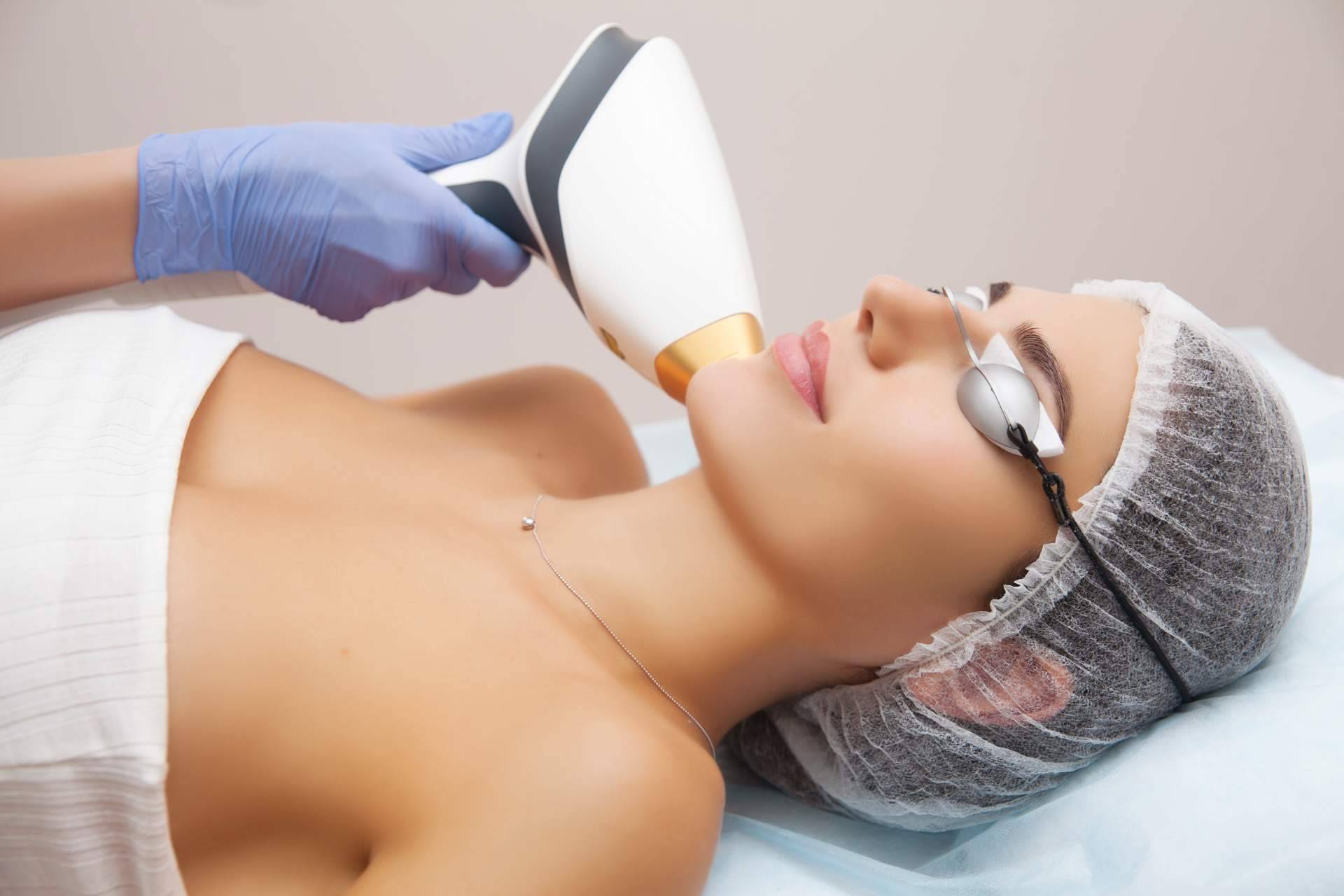 Tratamientos faciales con luz pulsada intensa de Clínica Femme