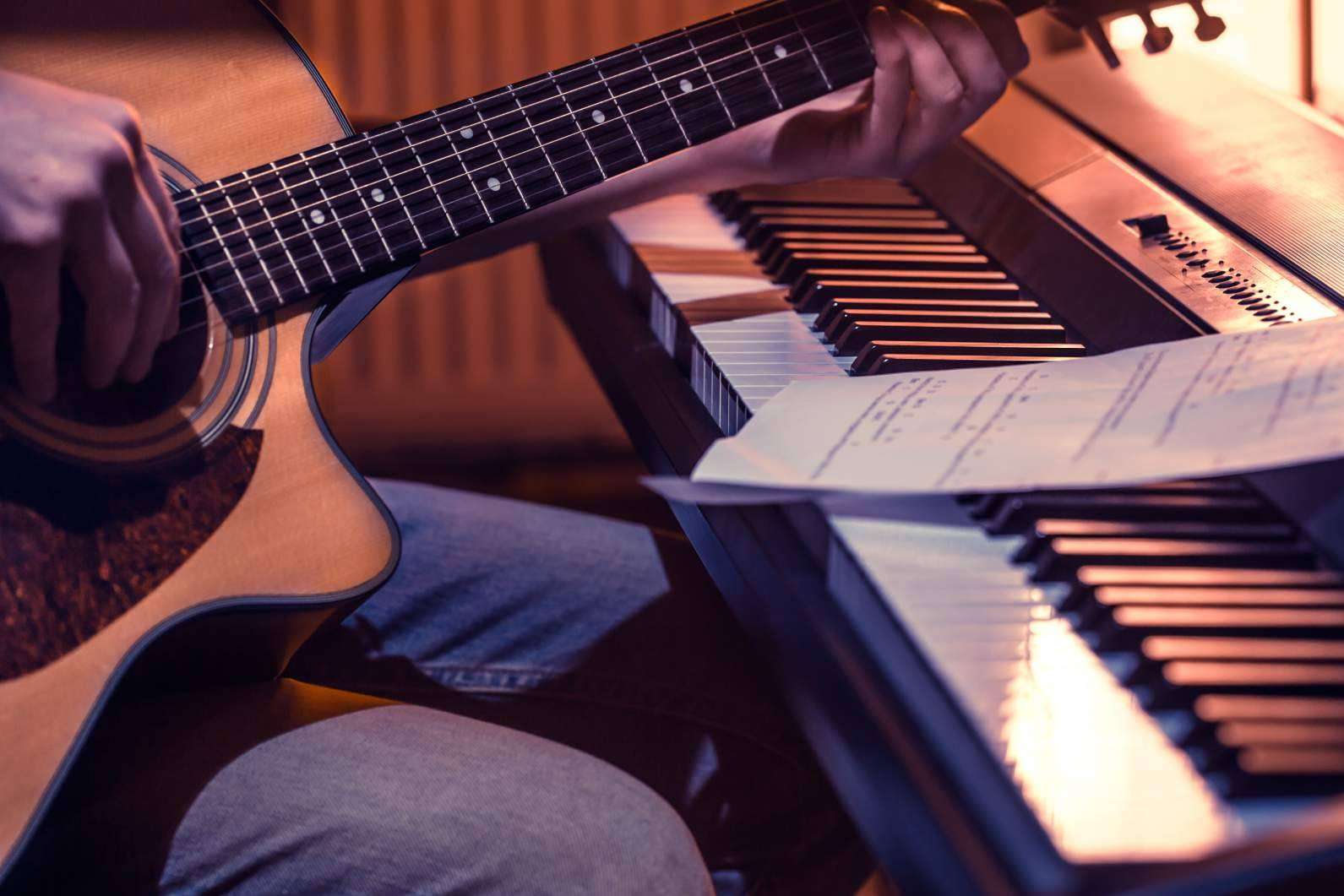 La importancia y el valor de un compositor profesional en las producciones musicales