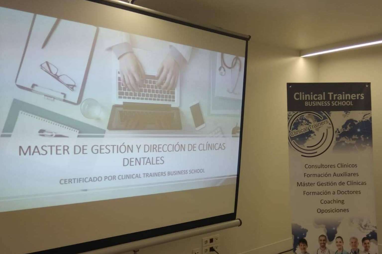 Formarse como auxiliar de odontología en uno de los mejores centros es posible con Clinical Trainers
