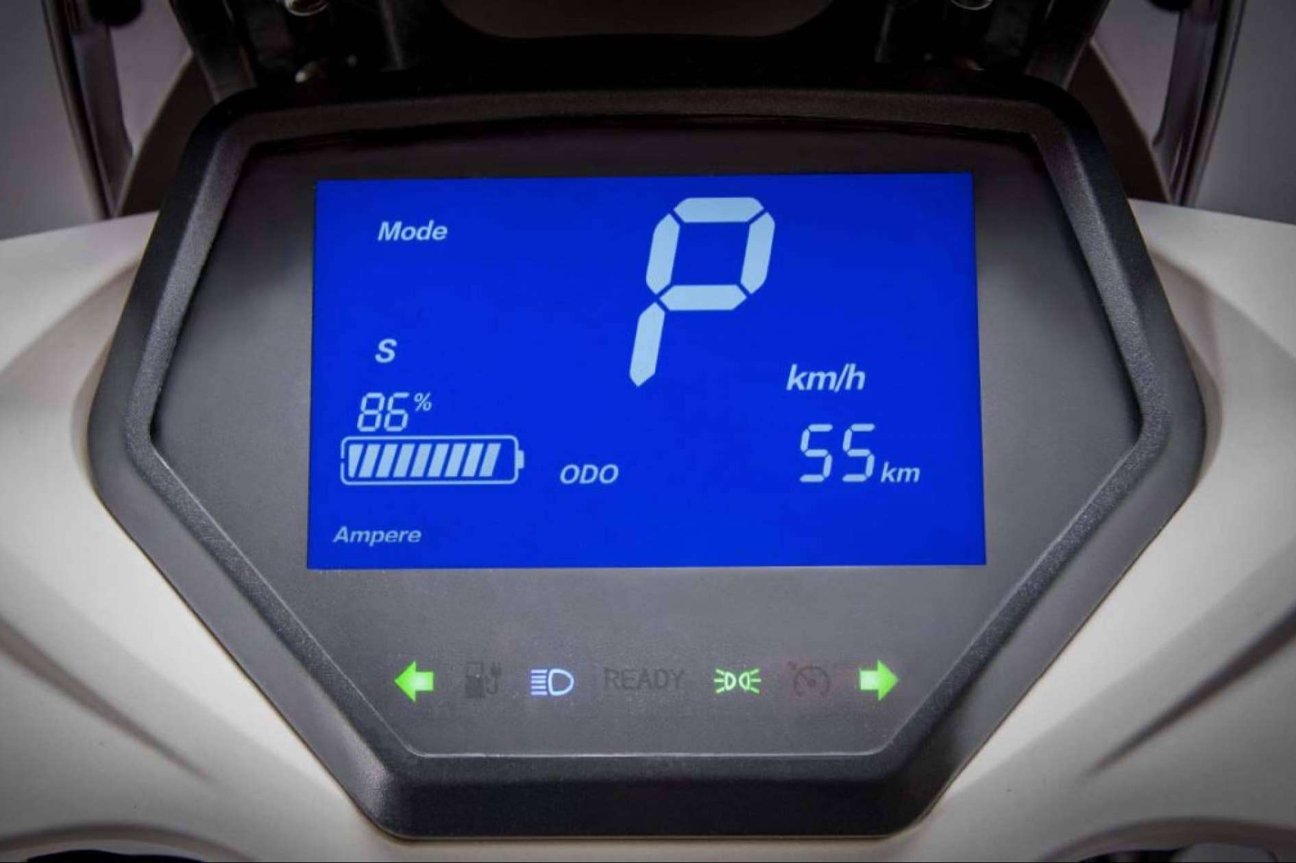 Las características de la Lifan E4 1200W doble batería