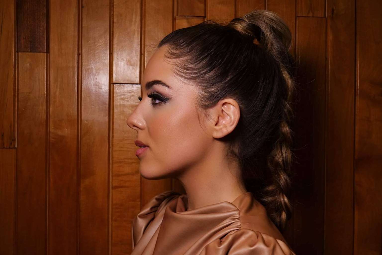 Ina Shai presenta la versión en directo de la reciente canción de Adele Oh My God
