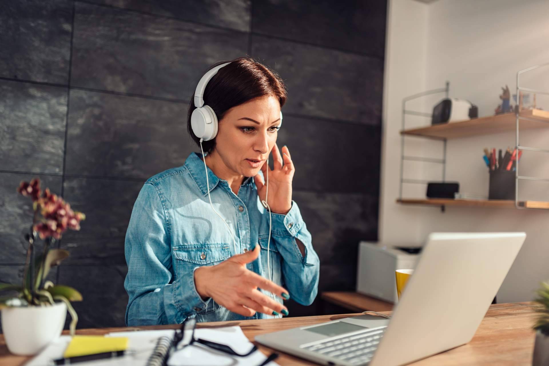 Las ventajas de teletrabajar con mobiliario ergonómico y económico
