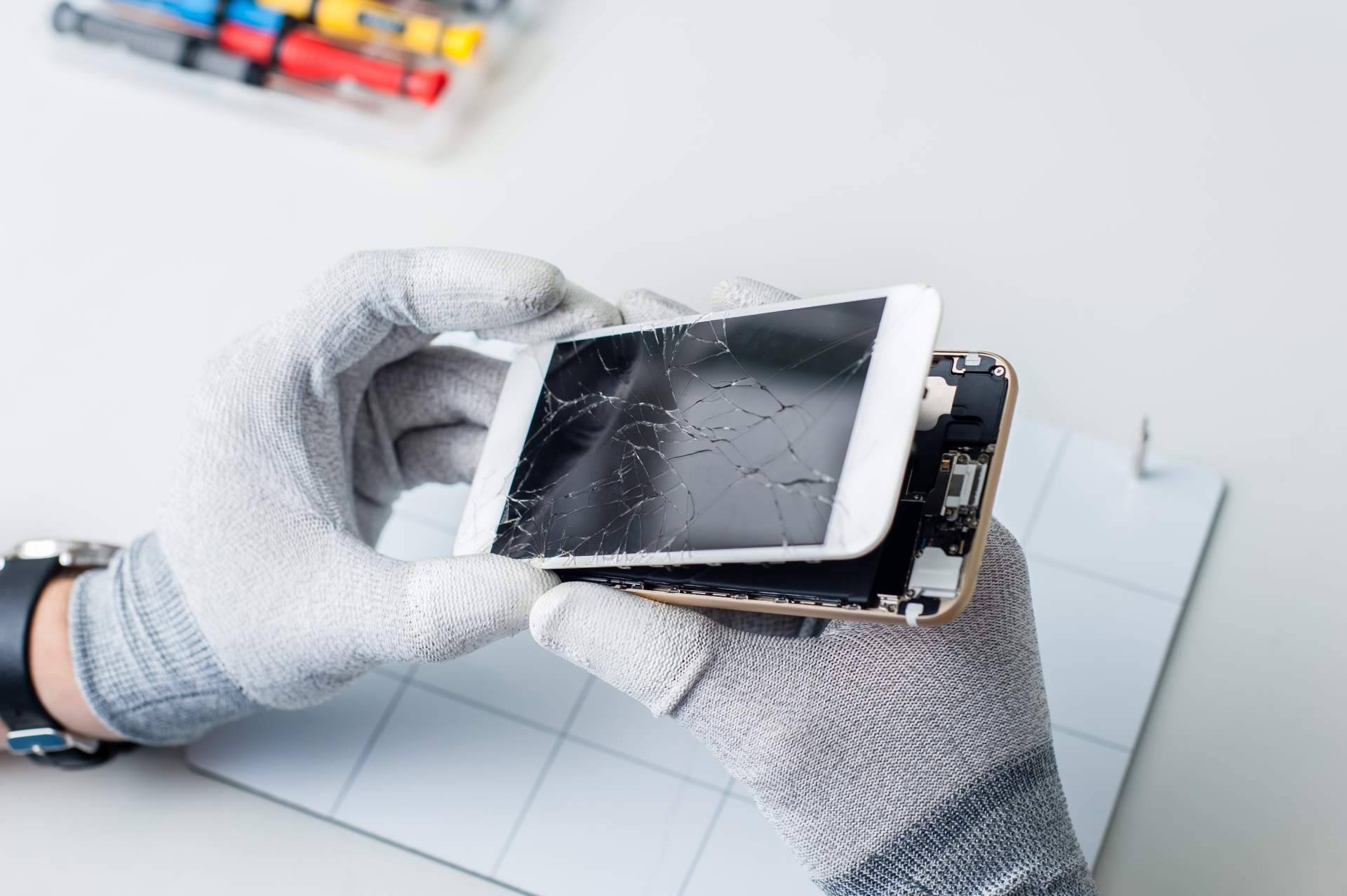 Un laboratorio de electrónica capaz de solucionar cualquier desperfecto es Reparar Ordenadores