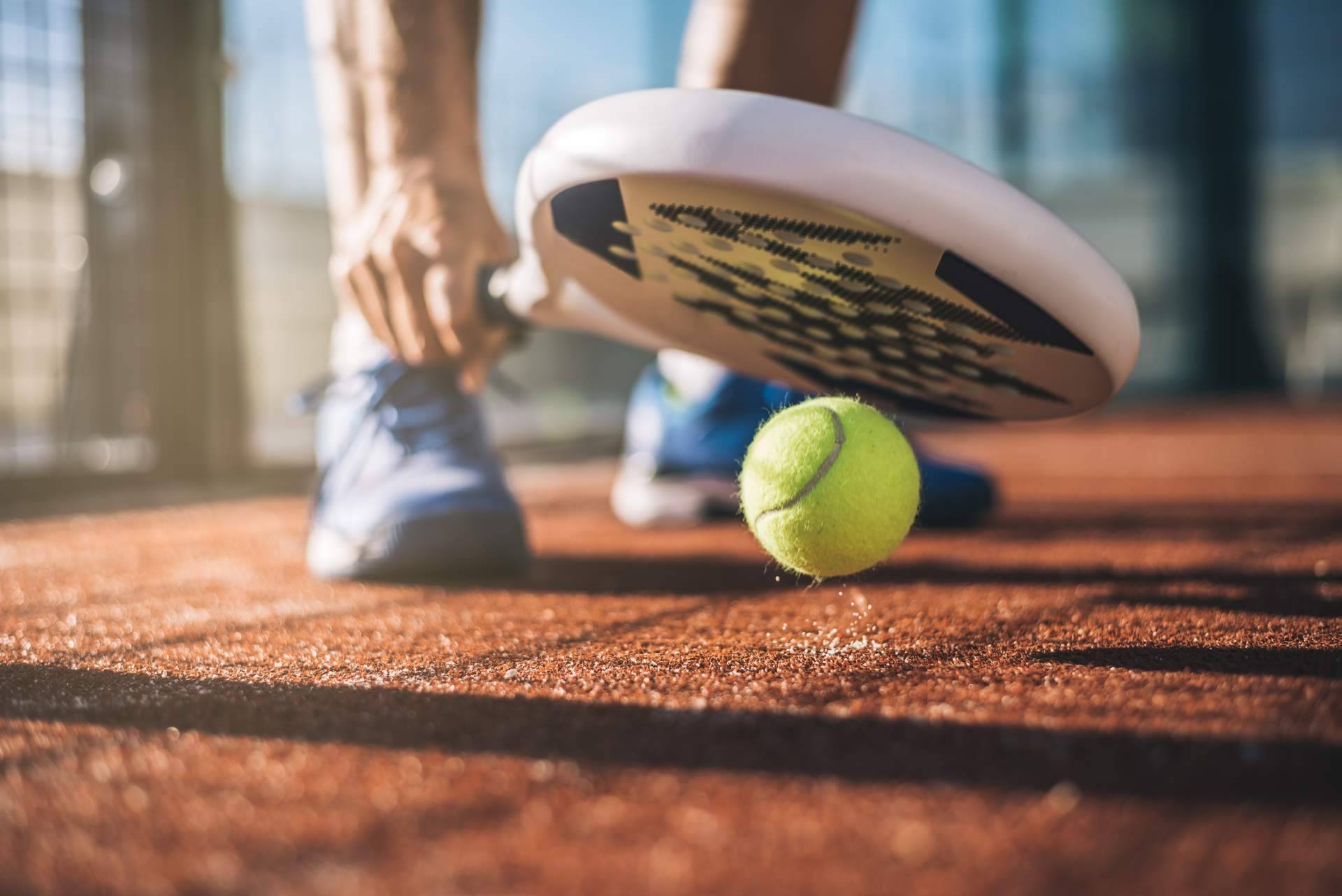 StopWay dispone de todo lo necesario para la práctica del pádel, el deporte de moda del momento