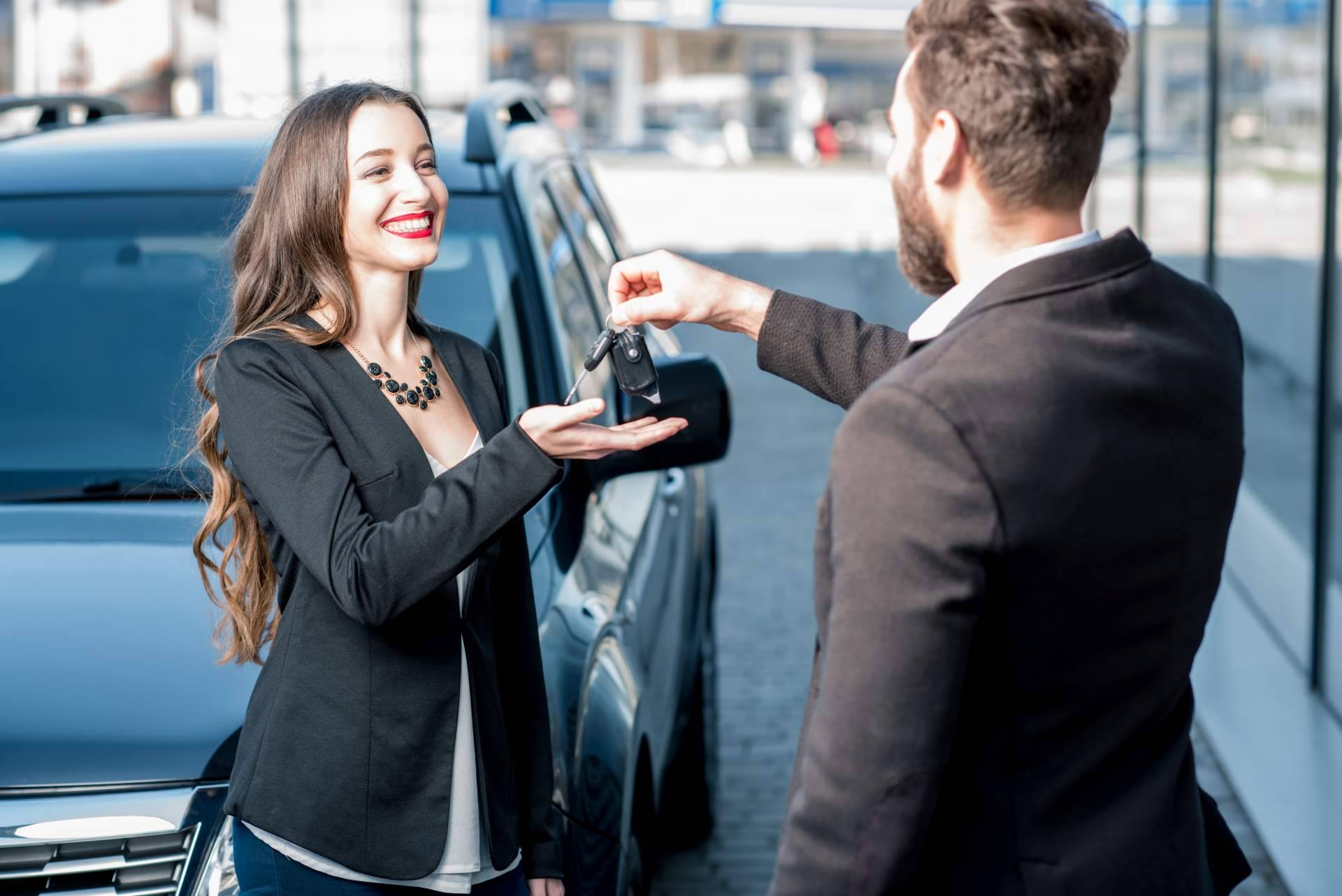 TodoRenting.es permite solicitar las ayudas del plan MOVES con vehículos eléctricos e híbridos enchufables