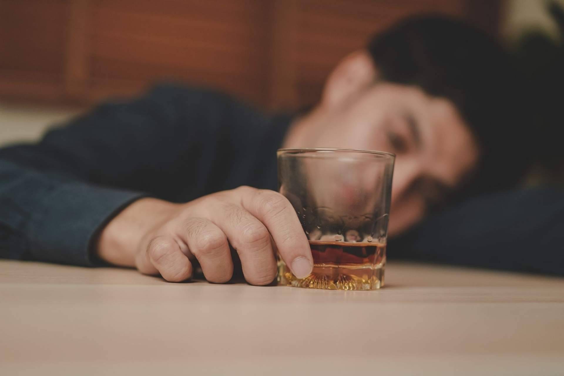 Para concienciar y dar visibilidad a la terapia contra la dependencia al alcohol y las drogas, Eines ofrece seminarios y conferencias