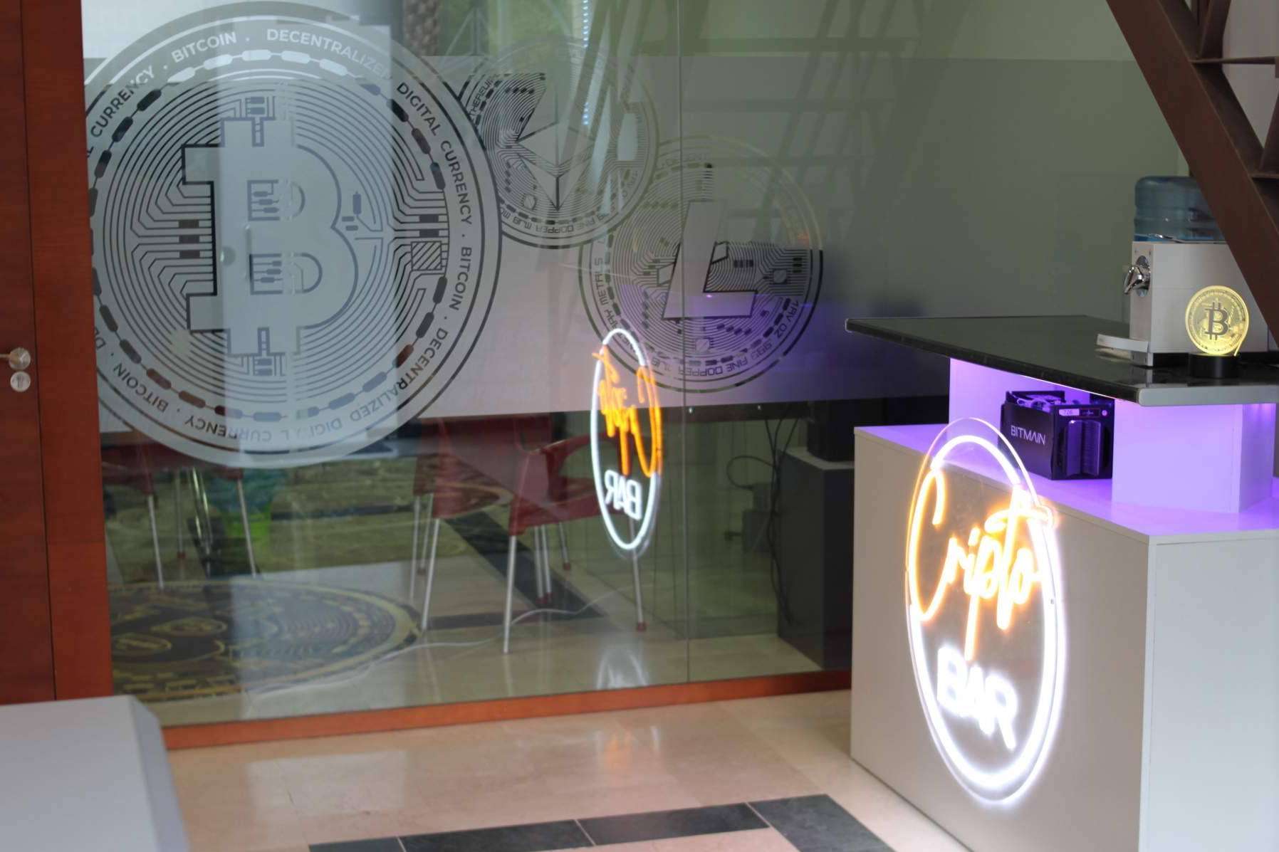 Minar criptomonedas, gracias a los equipos que venden desde Mineros de Criptomonedas
