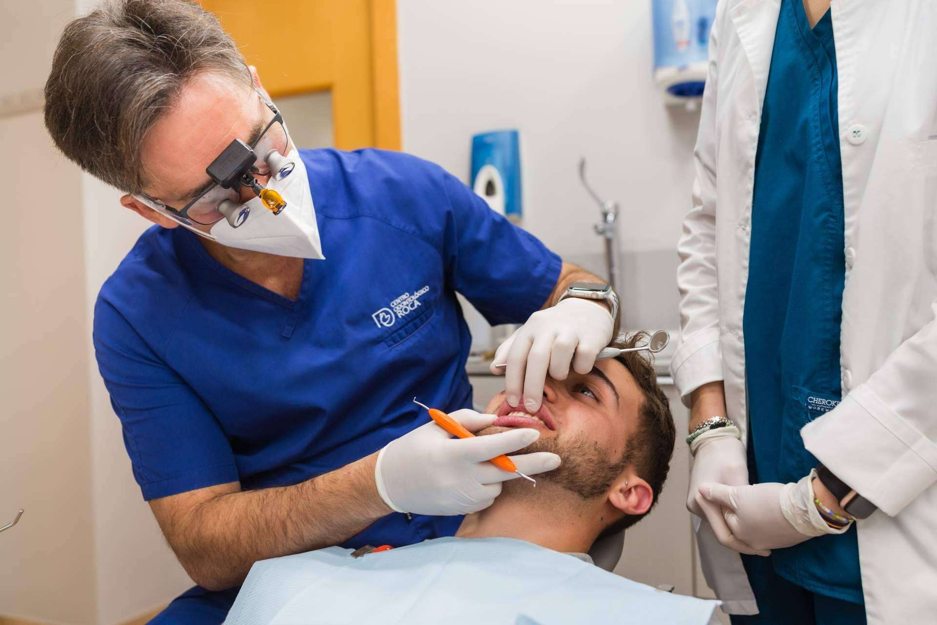 En Dental Roca disponen de todo tipo de tratamientos odontológicos para cualquier necesidad