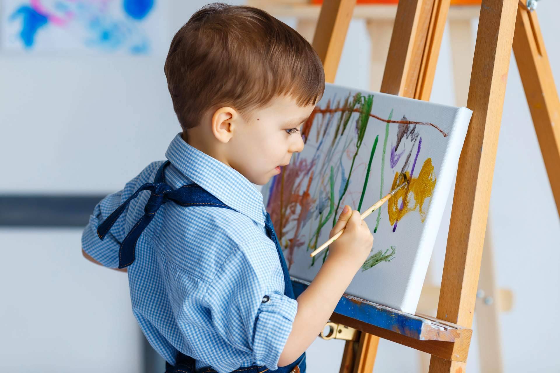 El Taller de la Salamandra organiza campamentos de pintura para los más pequeños