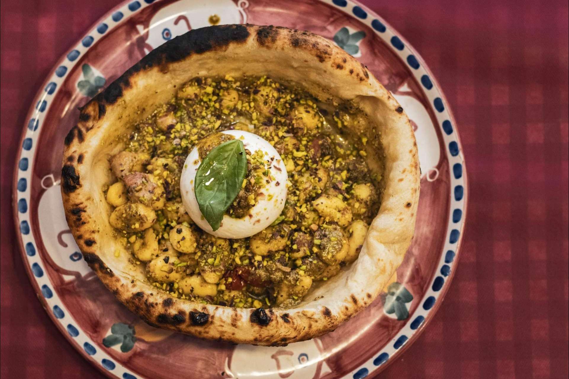 En Spaccanapoli se encuentra una de las mejores pizzas napolitanas de Barcelona