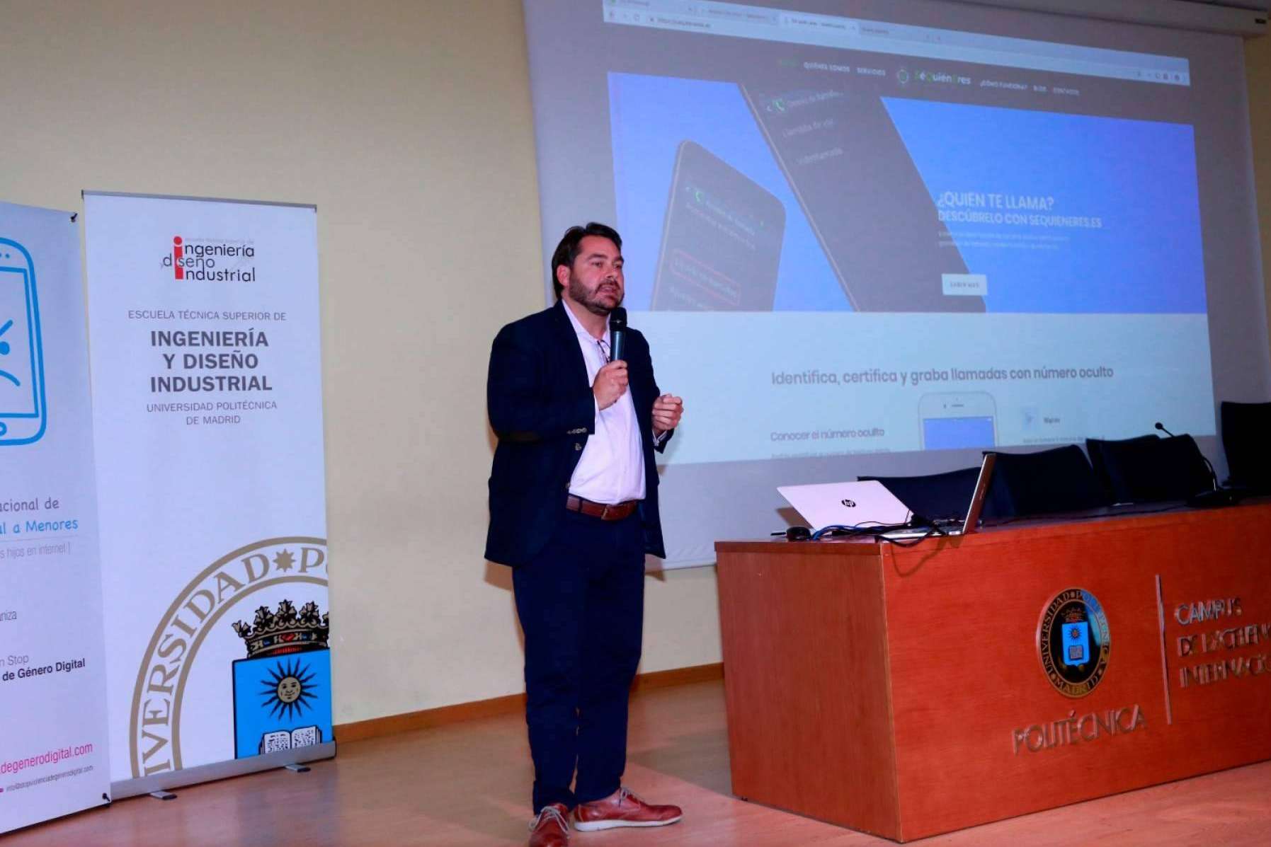 Ángel González, de GlobátiKa Peritos Informáticos, explica si puede estar un móvil siendo espiado por alguien