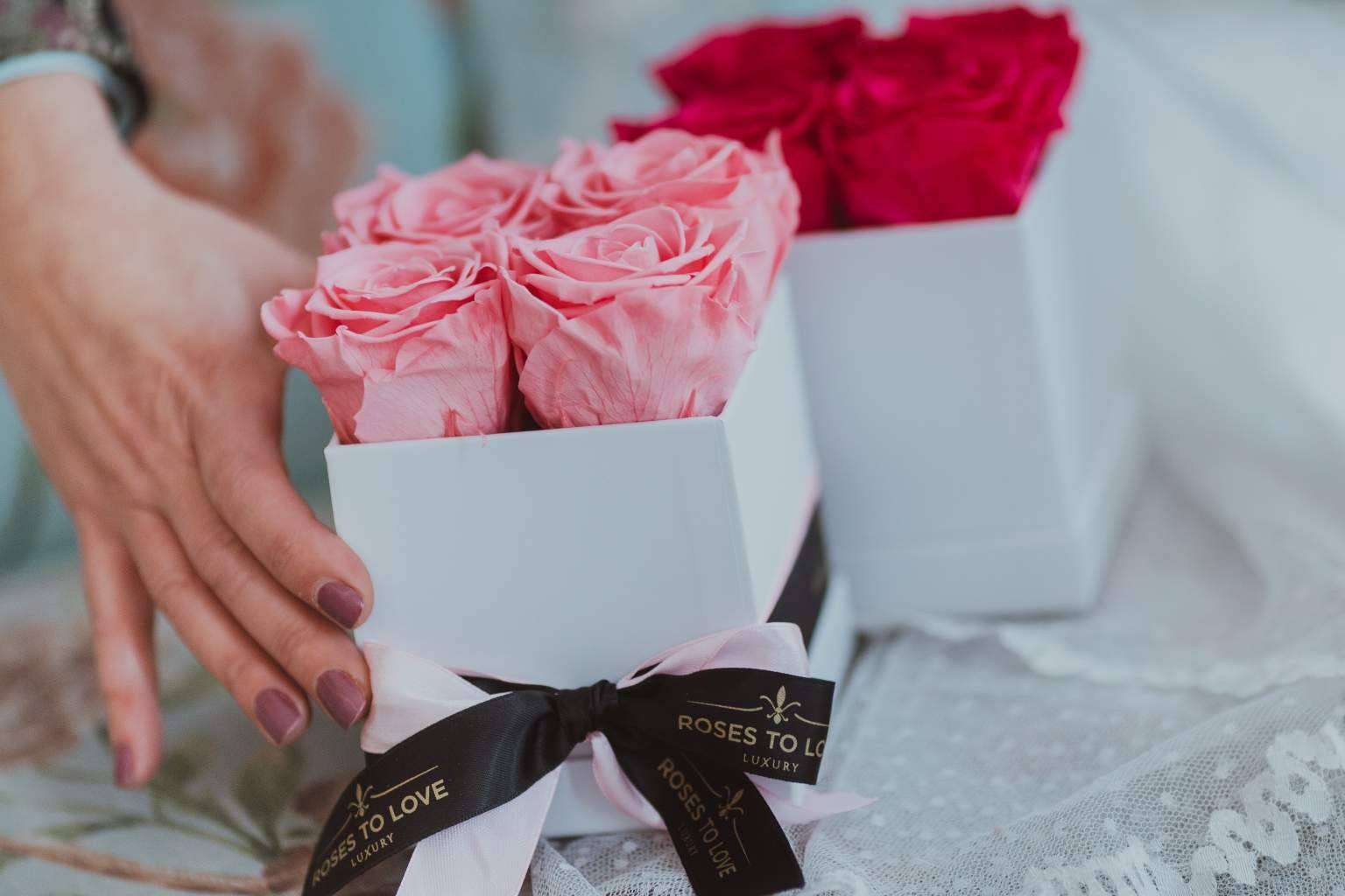 Mayo se conoce como el mes de las flores, según Roses to Love